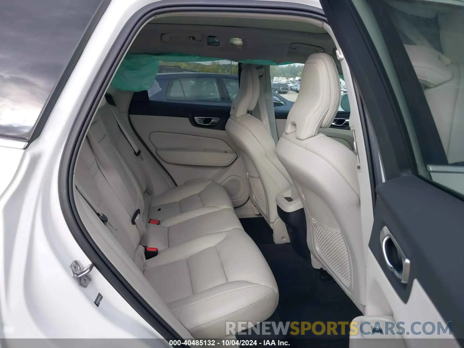 8 Photograph of a damaged car YV4102RK8M1682546 VOLVO XC60 2021