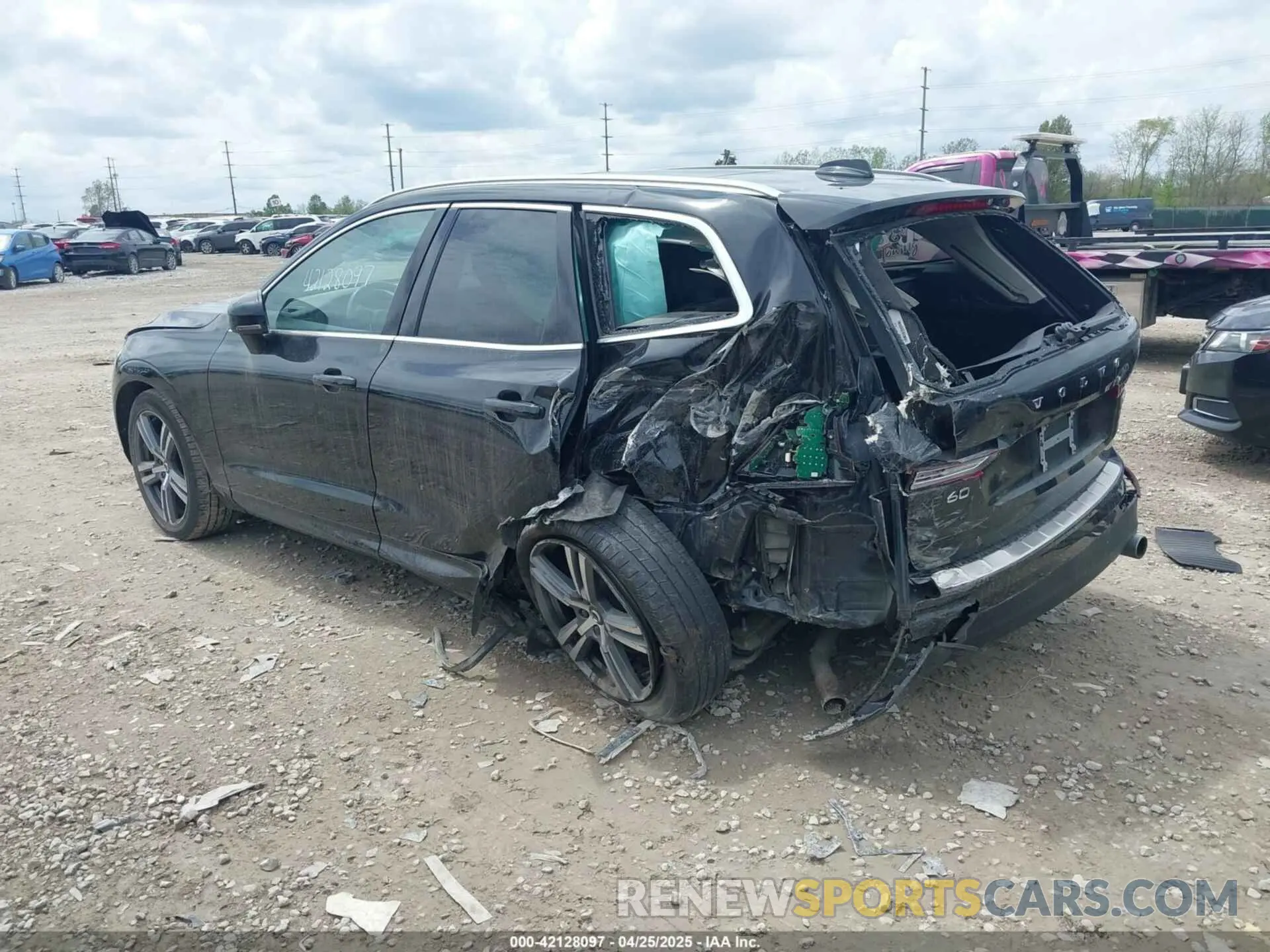 3 Photograph of a damaged car YV4102RKXM1739748 VOLVO XC60 2021