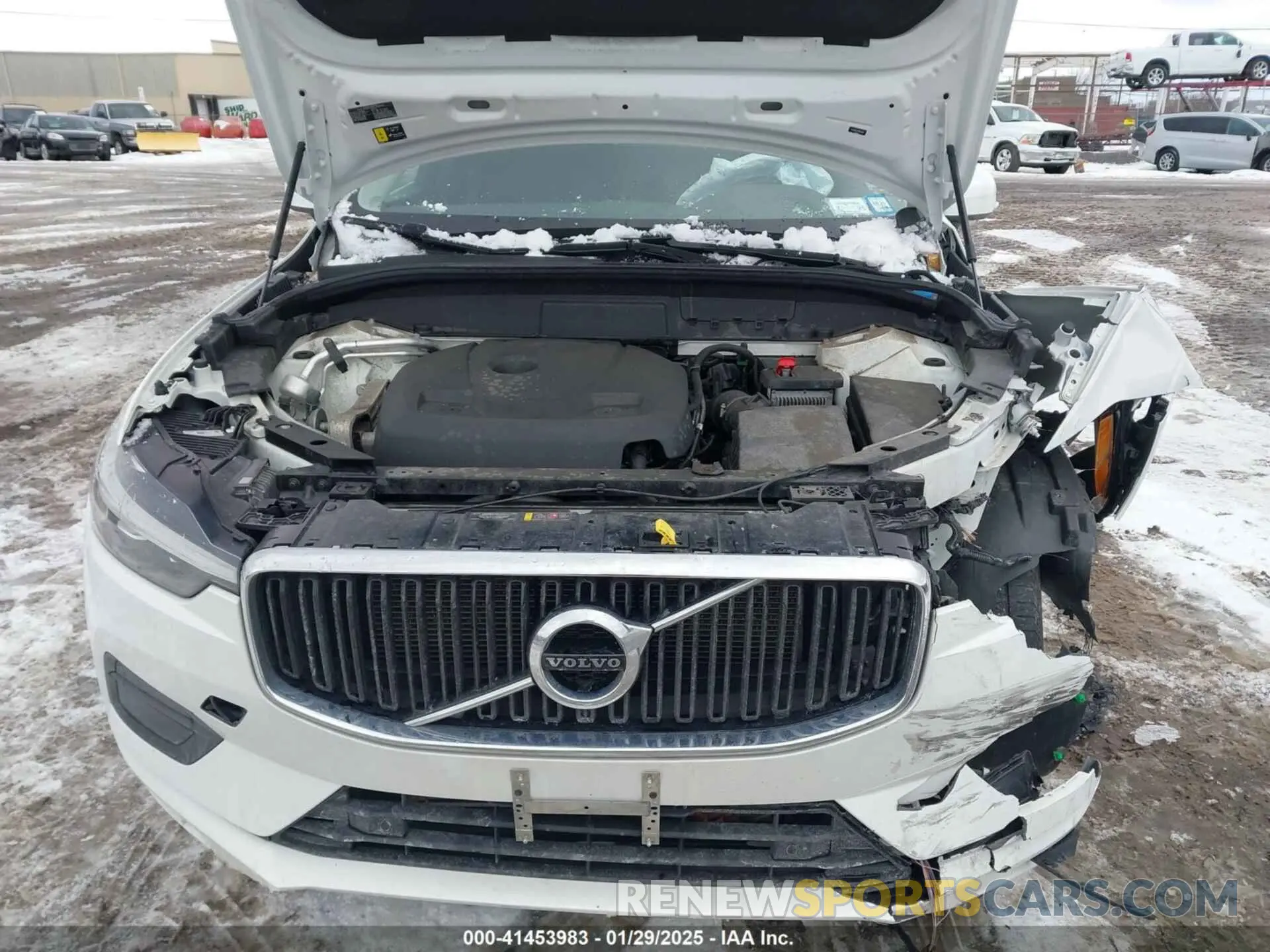 10 Photograph of a damaged car YV4102RKXM1864202 VOLVO XC60 2021