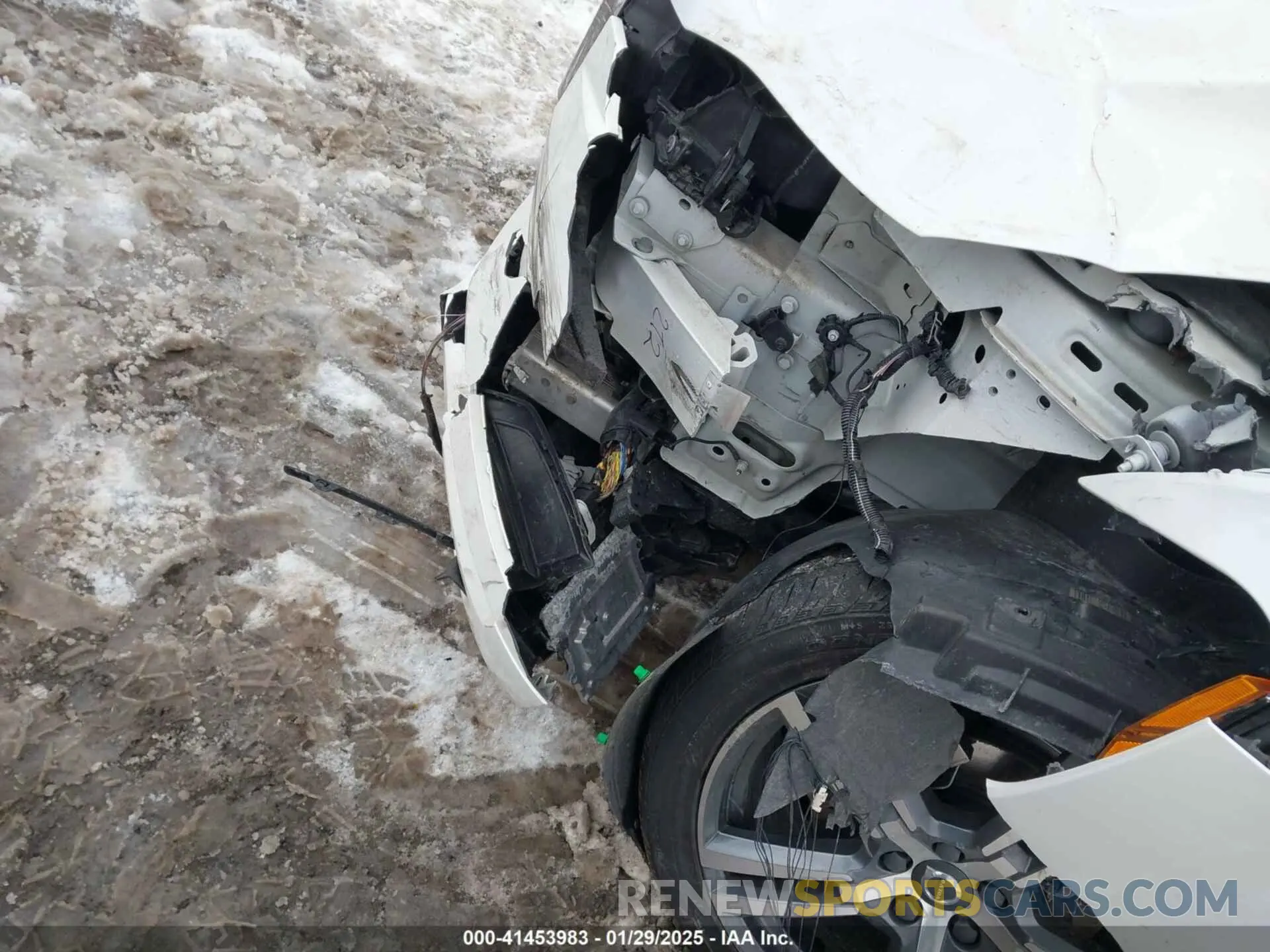6 Photograph of a damaged car YV4102RKXM1864202 VOLVO XC60 2021