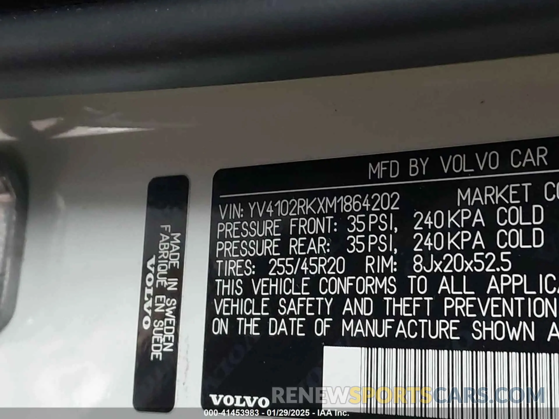 9 Photograph of a damaged car YV4102RKXM1864202 VOLVO XC60 2021