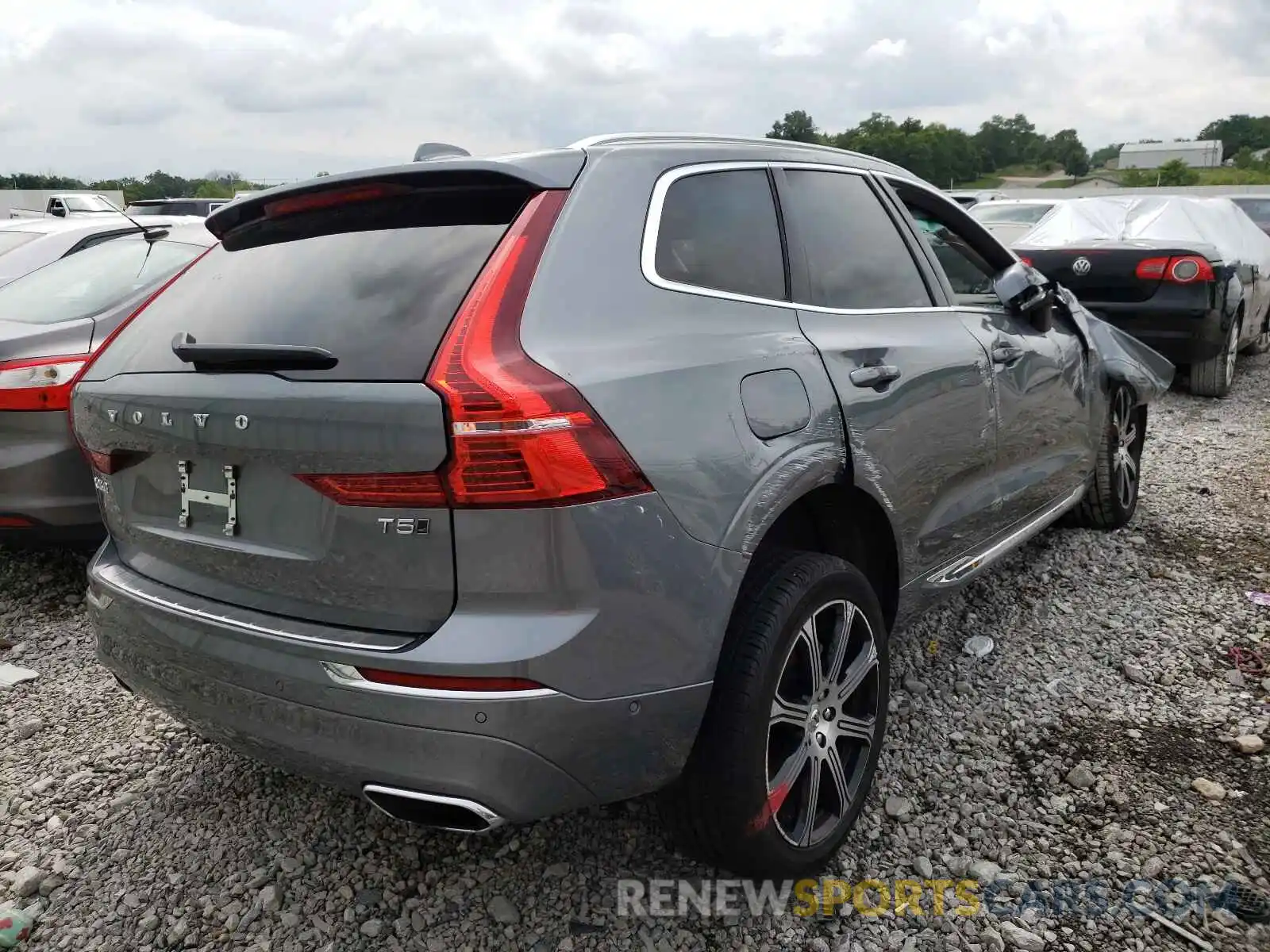 4 Photograph of a damaged car YV4102RL1M1675897 VOLVO XC60 2021