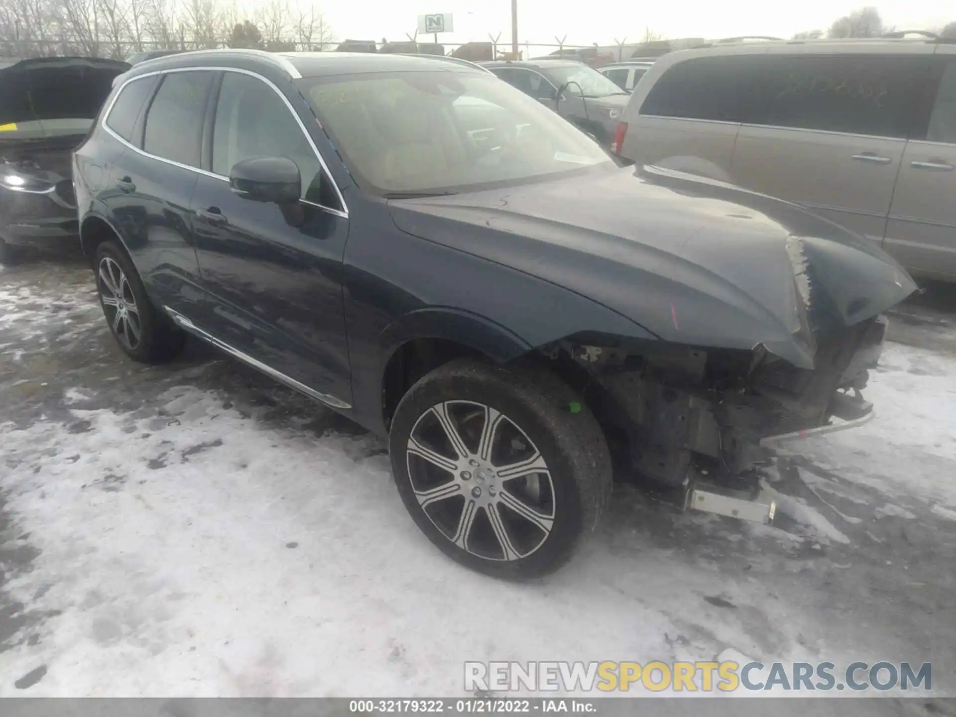 1 Photograph of a damaged car YV4102RL2M1698394 VOLVO XC60 2021