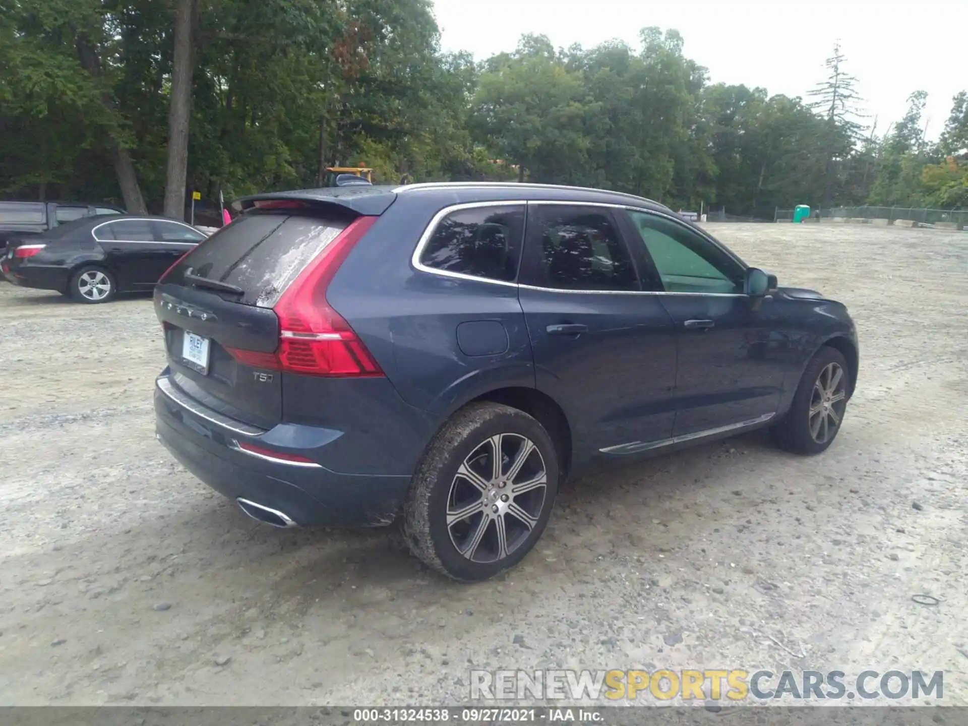 4 Photograph of a damaged car YV4102RL4M1695108 VOLVO XC60 2021