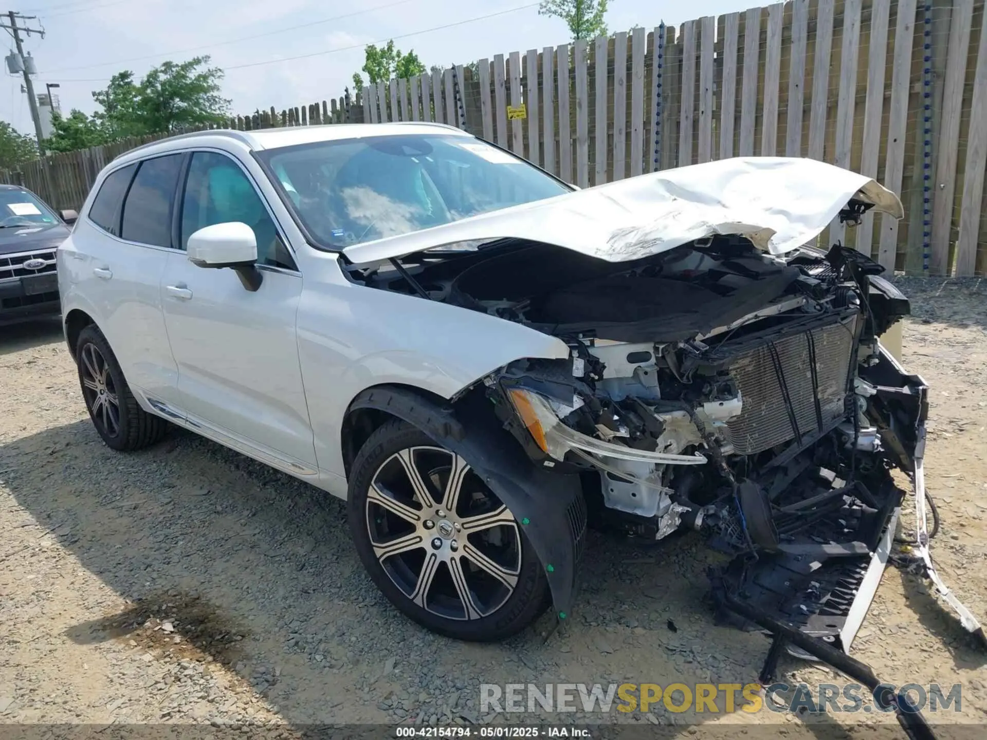 1 Photograph of a damaged car YV4102RL4M1734862 VOLVO XC60 2021