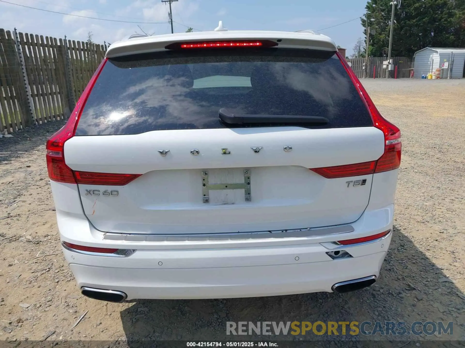 16 Photograph of a damaged car YV4102RL4M1734862 VOLVO XC60 2021