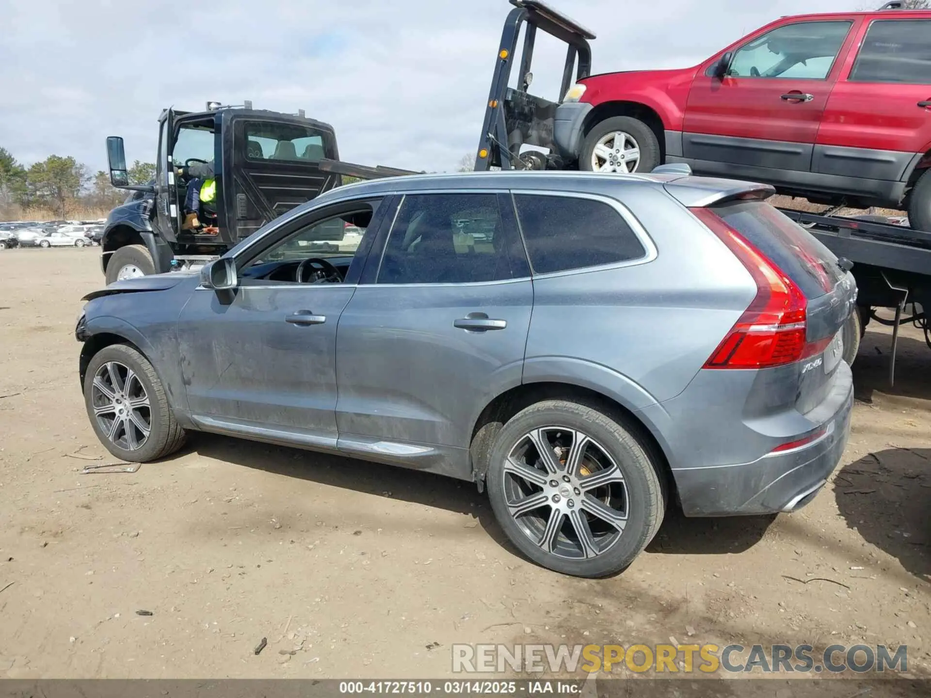 14 Photograph of a damaged car YV4102RL5M1810024 VOLVO XC60 2021