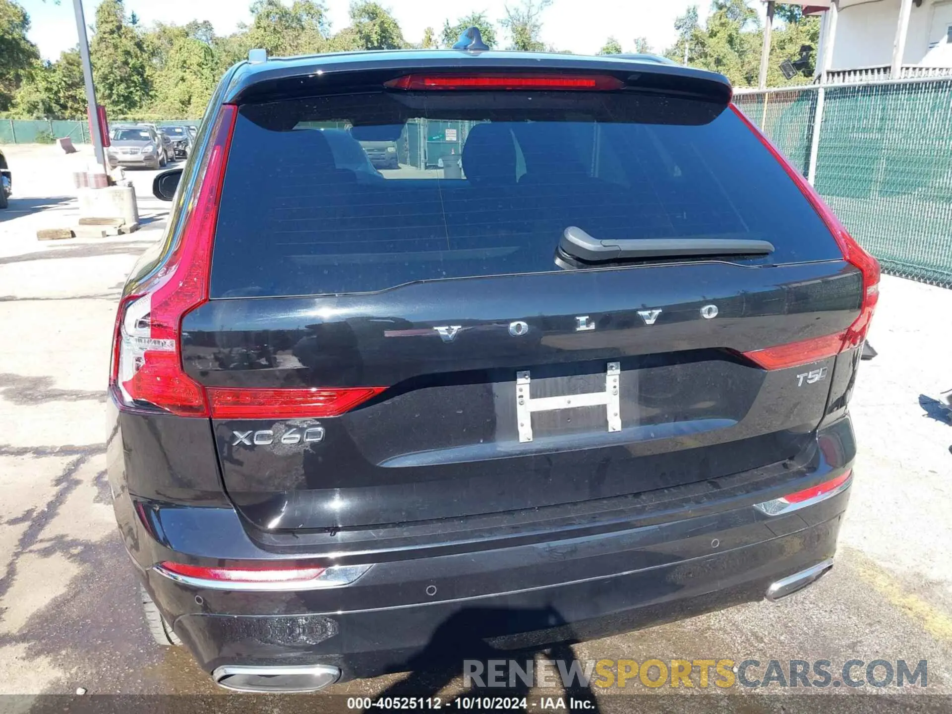 17 Photograph of a damaged car YV4102RL6M1749301 VOLVO XC60 2021