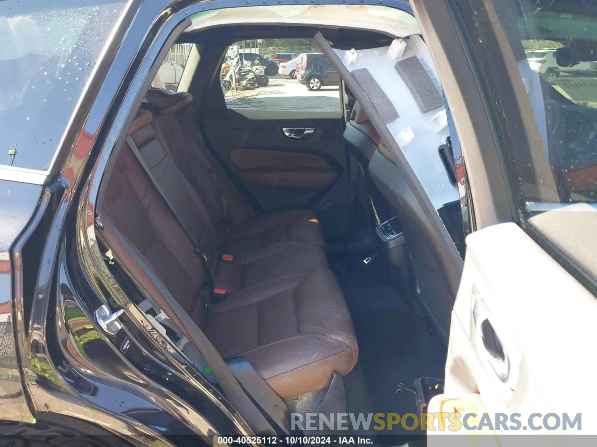 8 Photograph of a damaged car YV4102RL6M1749301 VOLVO XC60 2021
