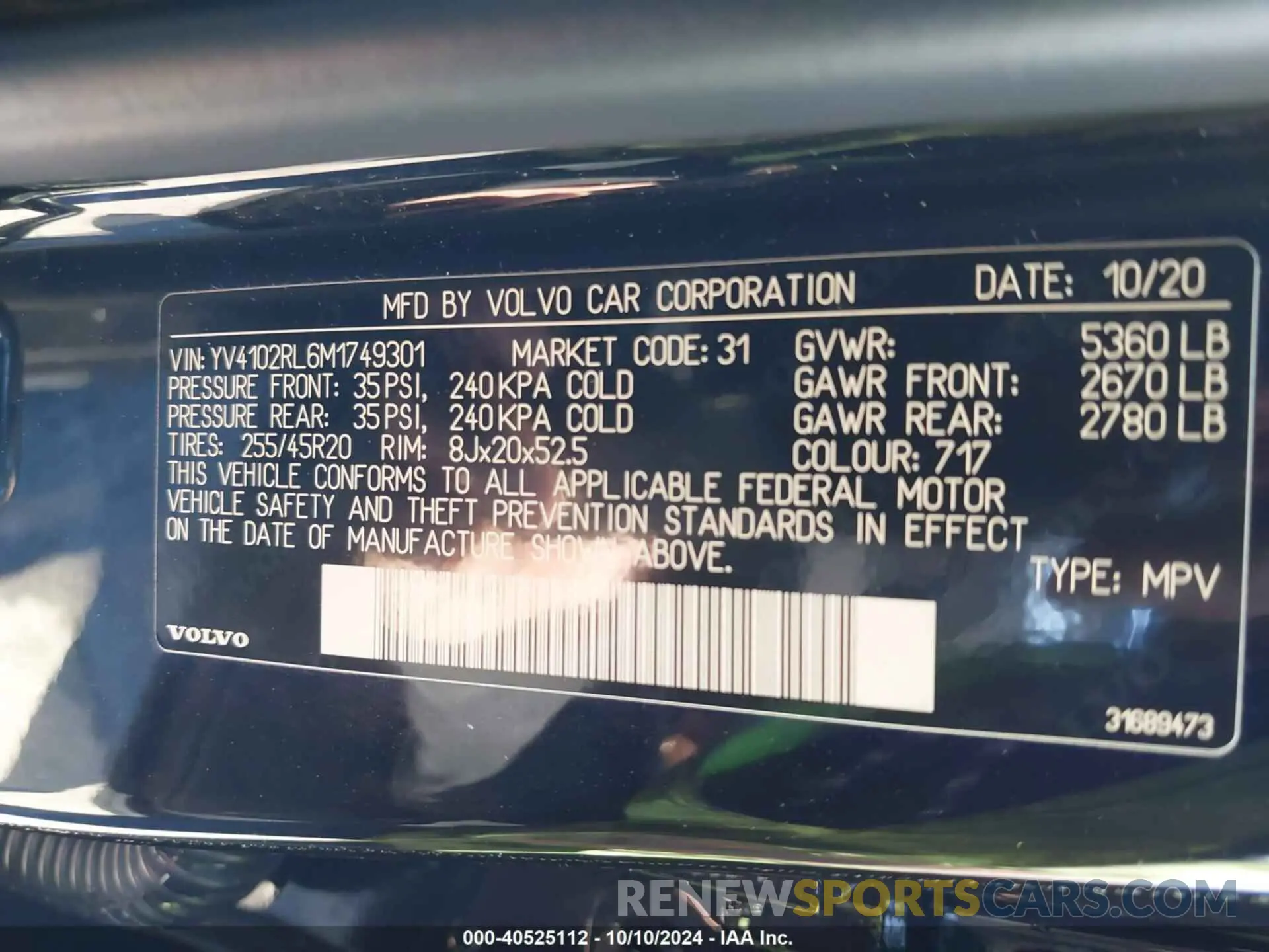 9 Photograph of a damaged car YV4102RL6M1749301 VOLVO XC60 2021