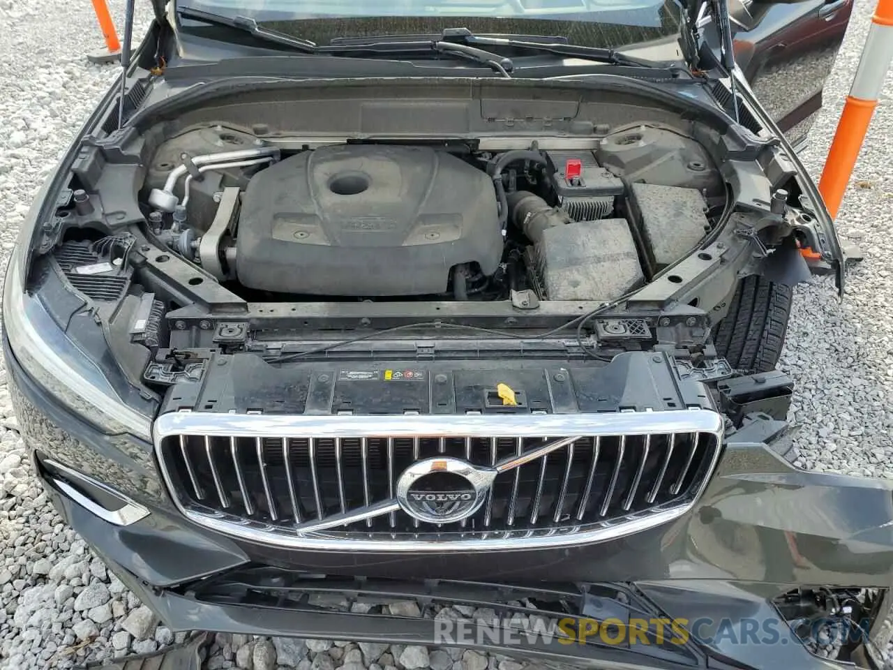 12 Photograph of a damaged car YV4102RL6M1870474 VOLVO XC60 2021