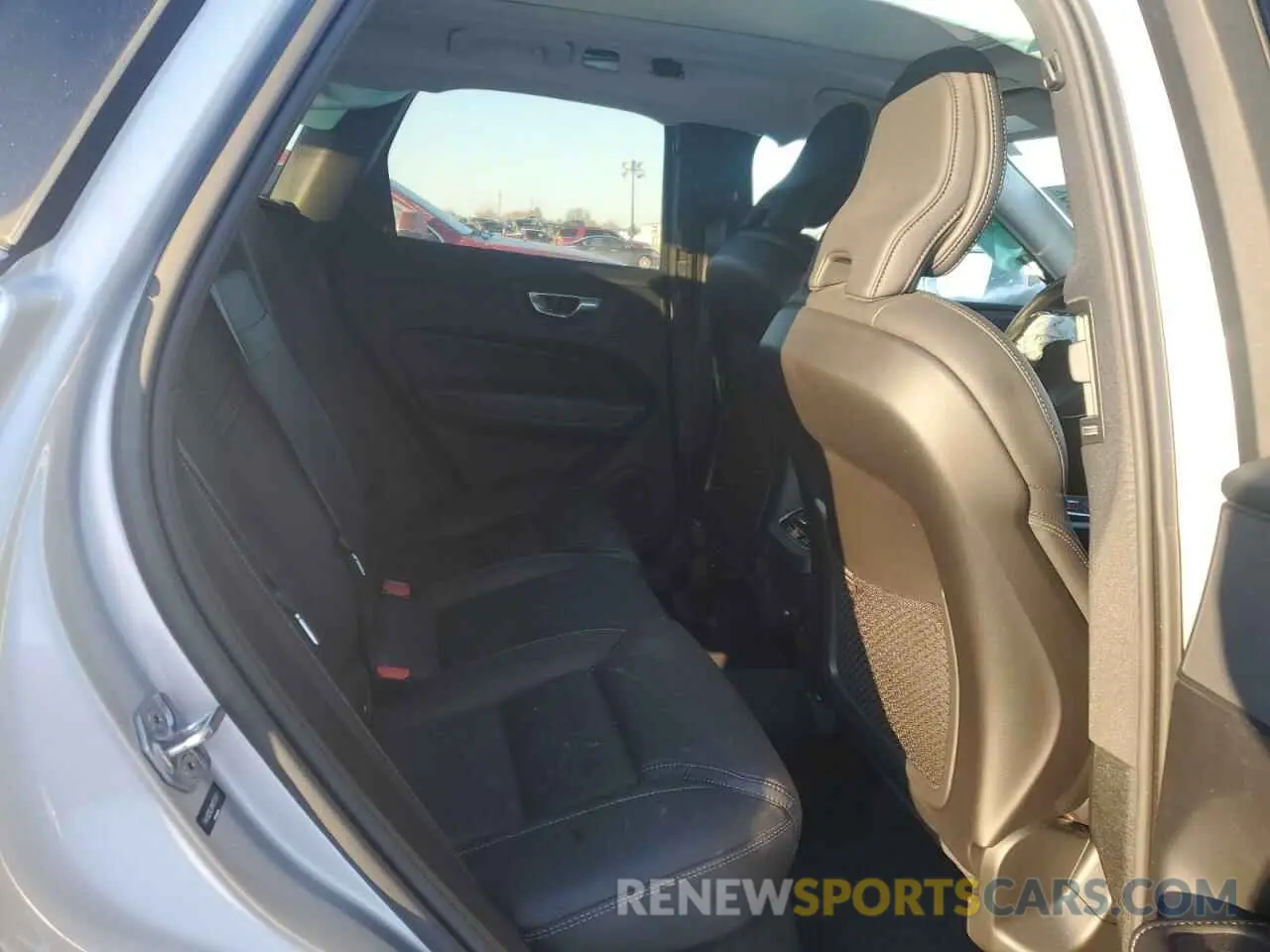 10 Photograph of a damaged car YV4102RL8M1701024 VOLVO XC60 2021