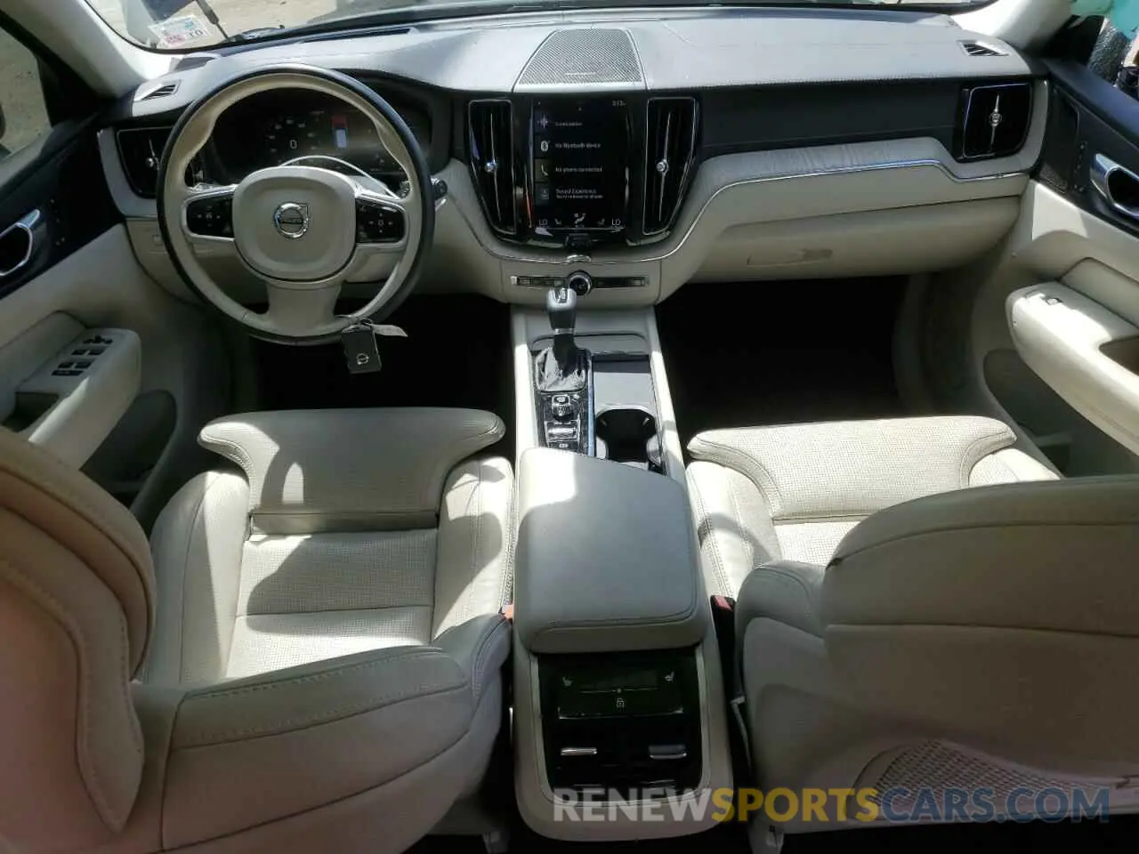 8 Photograph of a damaged car YV4102RL9M1871165 VOLVO XC60 2021