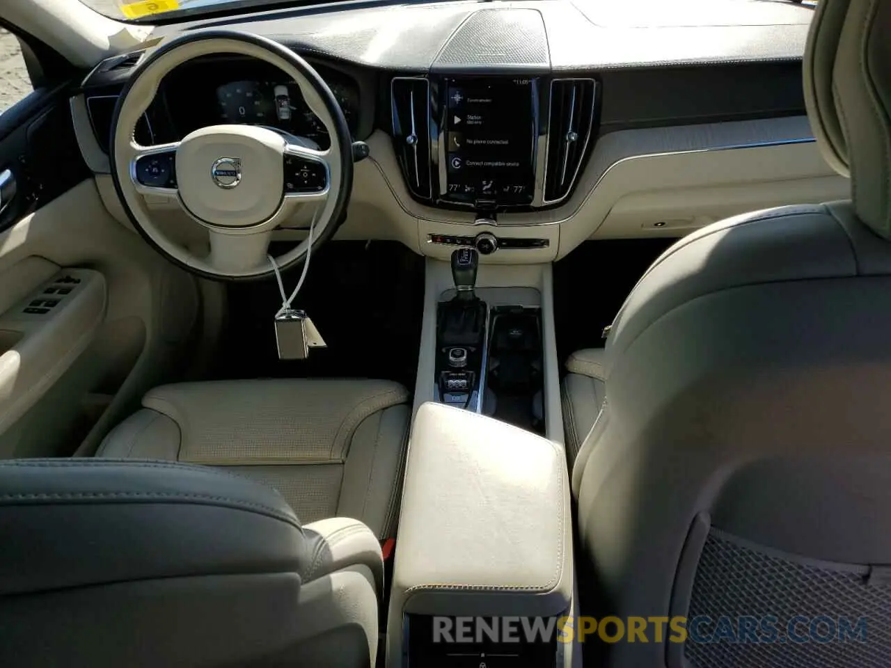 8 Photograph of a damaged car YV4102RLXM1701011 VOLVO XC60 2021