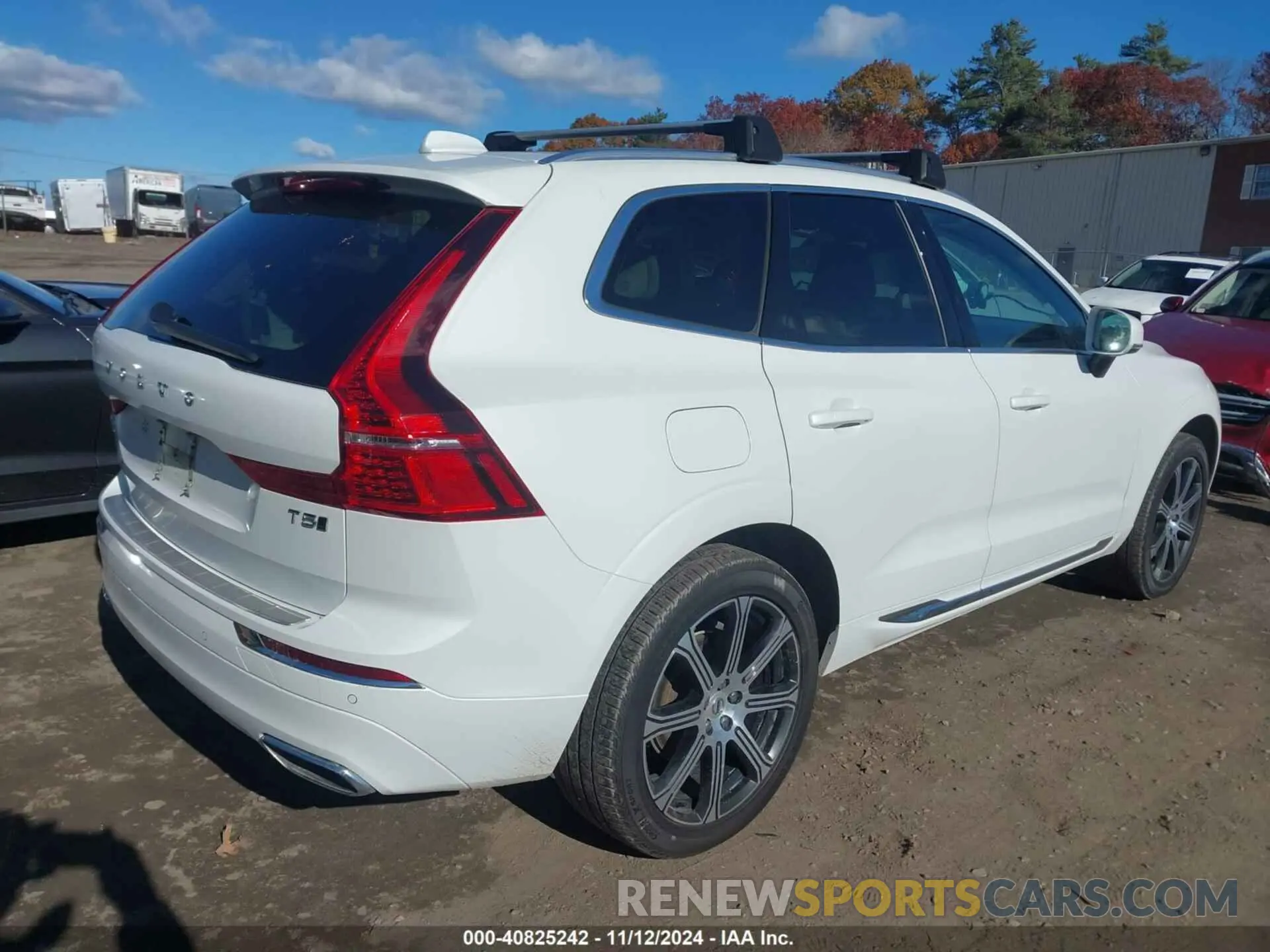 4 Photograph of a damaged car YV4102RLXM1882028 VOLVO XC60 2021