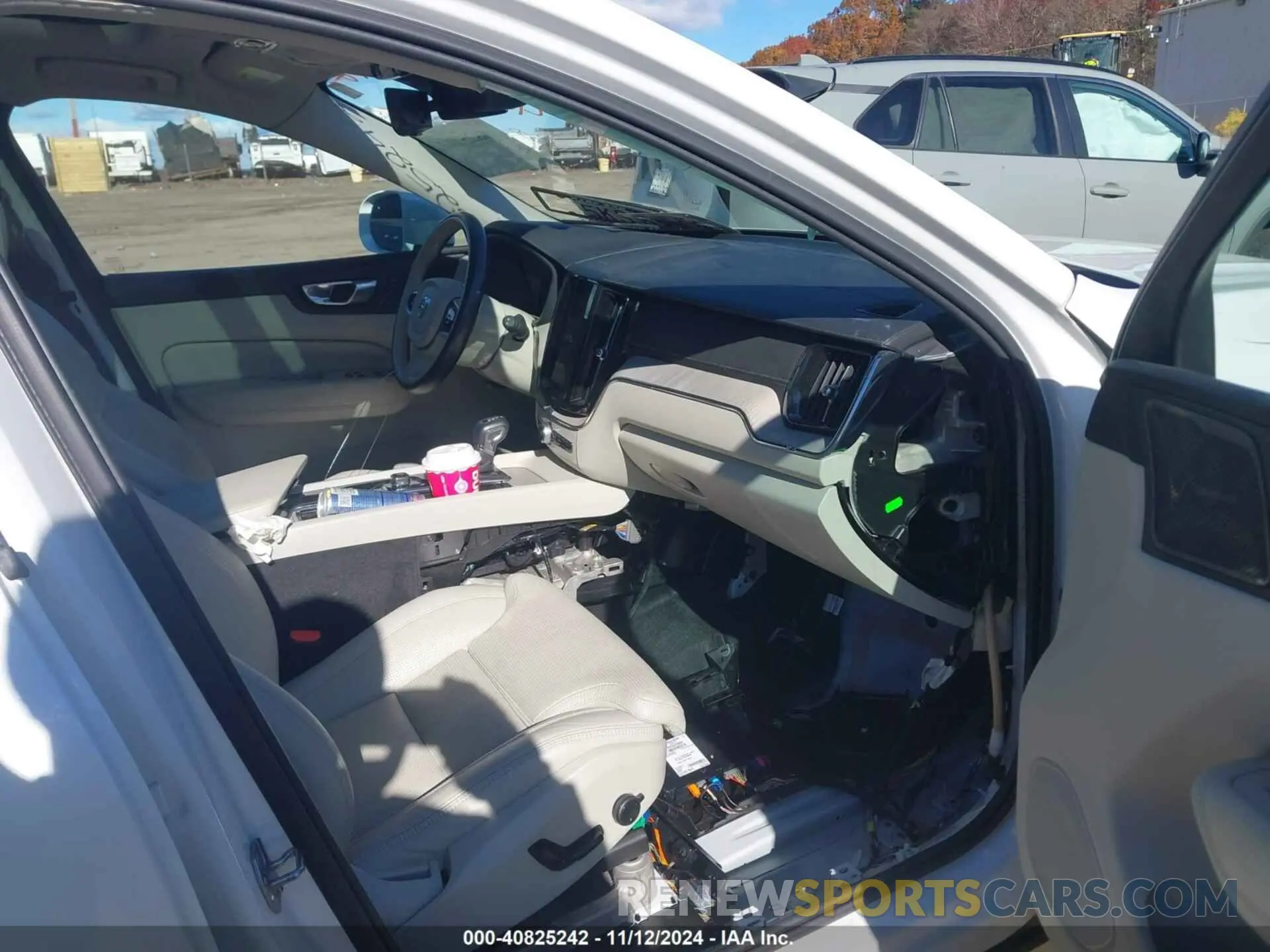 5 Photograph of a damaged car YV4102RLXM1882028 VOLVO XC60 2021