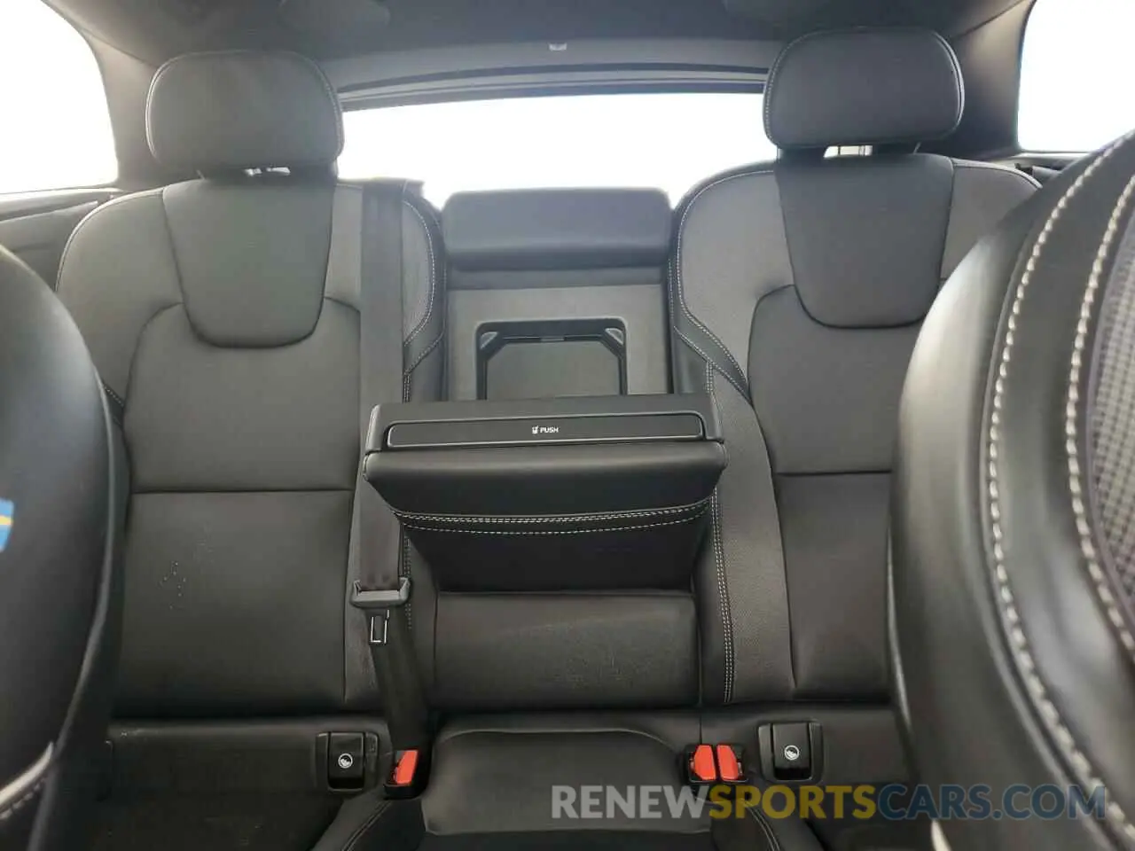 10 Photograph of a damaged car YV4102RM1M1881102 VOLVO XC60 2021