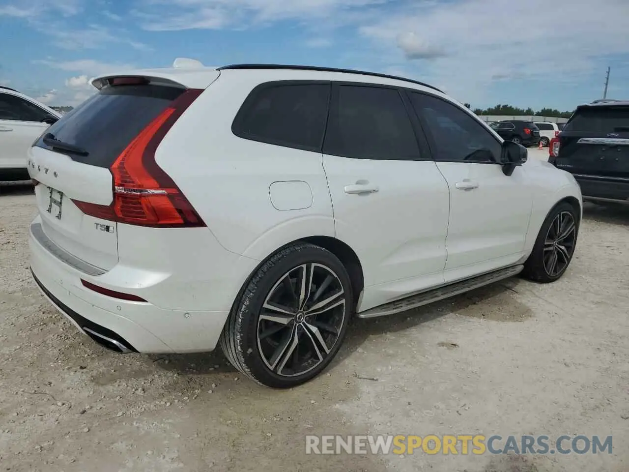 3 Photograph of a damaged car YV4102RM1M1881102 VOLVO XC60 2021