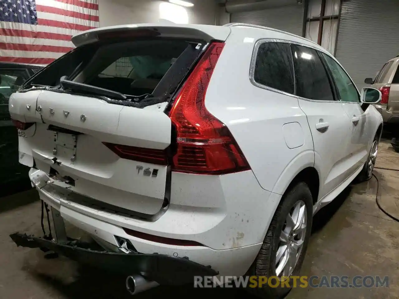 4 Photograph of a damaged car YV4A22RK0M1861142 VOLVO XC60 2021