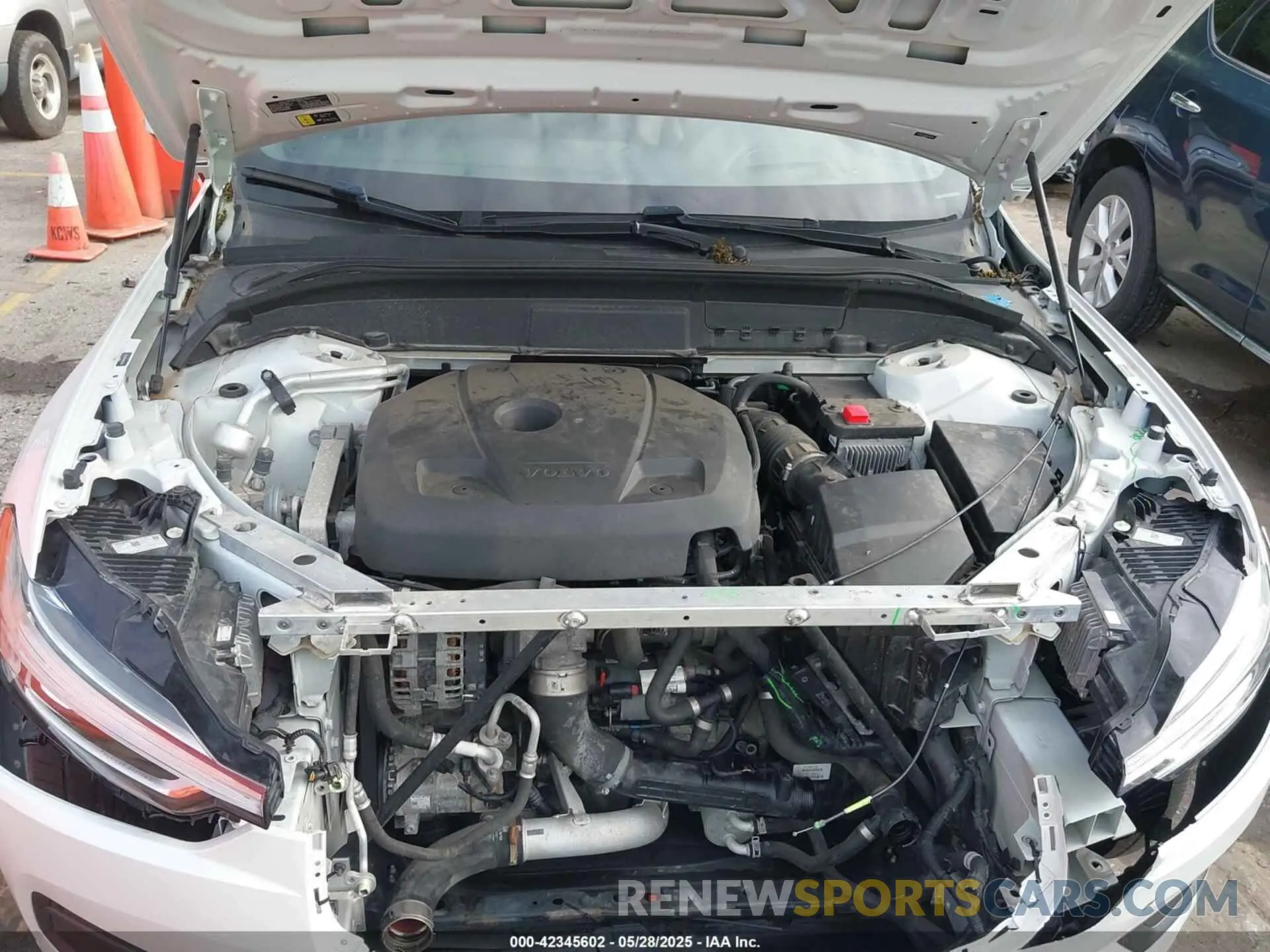 10 Photograph of a damaged car YV4A22RK8M1696361 VOLVO XC60 2021