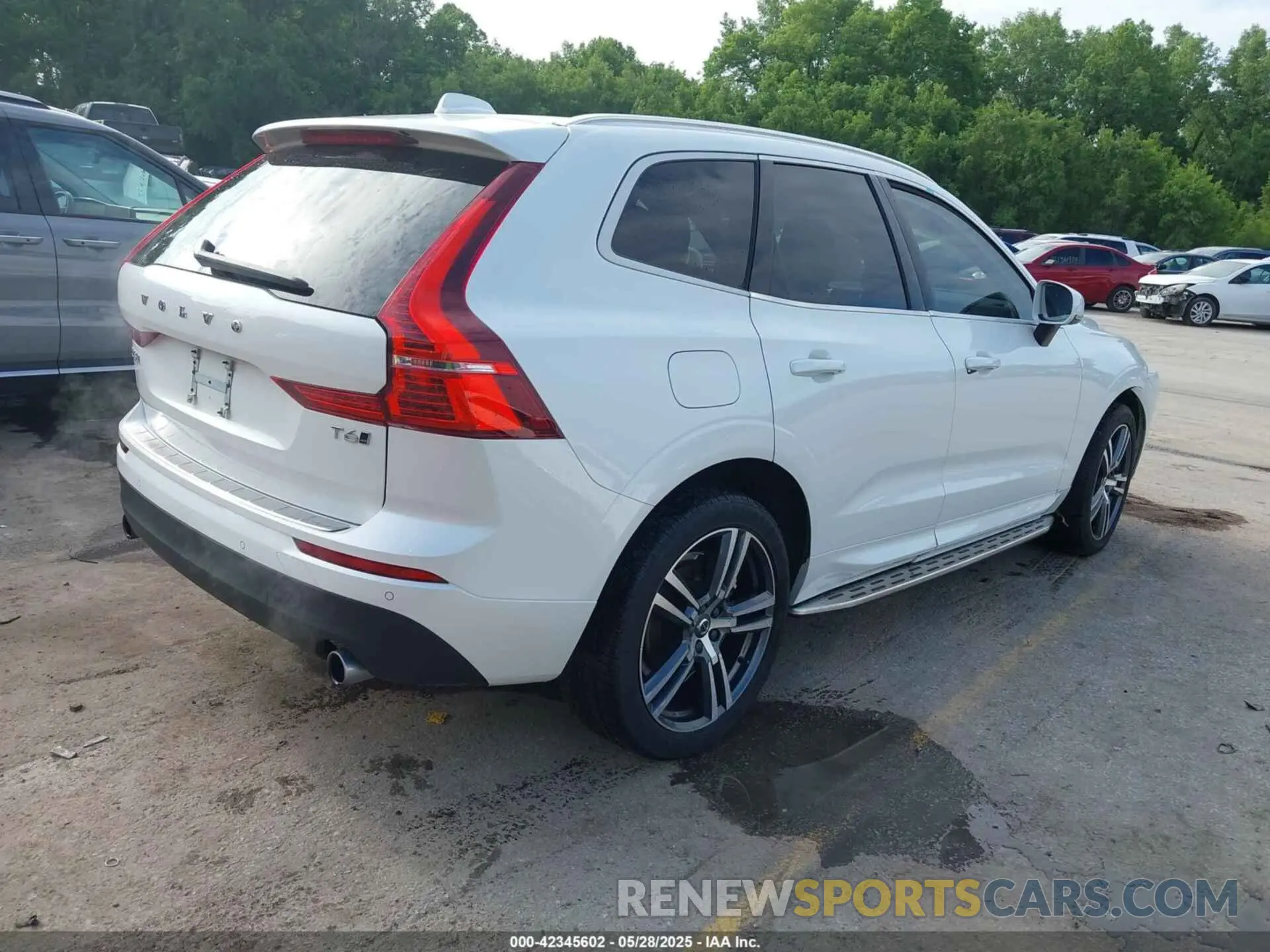 4 Photograph of a damaged car YV4A22RK8M1696361 VOLVO XC60 2021