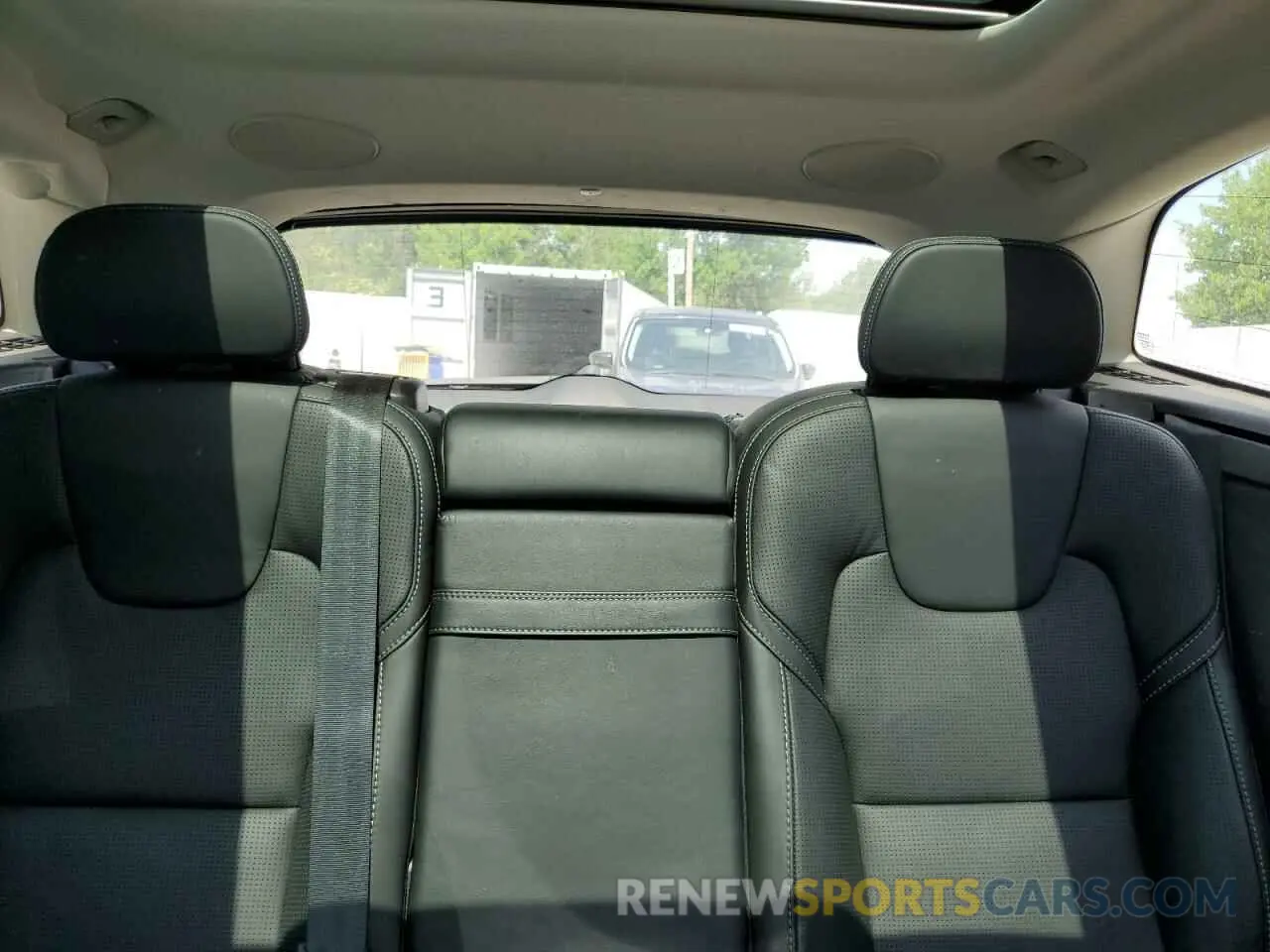 10 Photograph of a damaged car YV4A22RL5M1733388 VOLVO XC60 2021