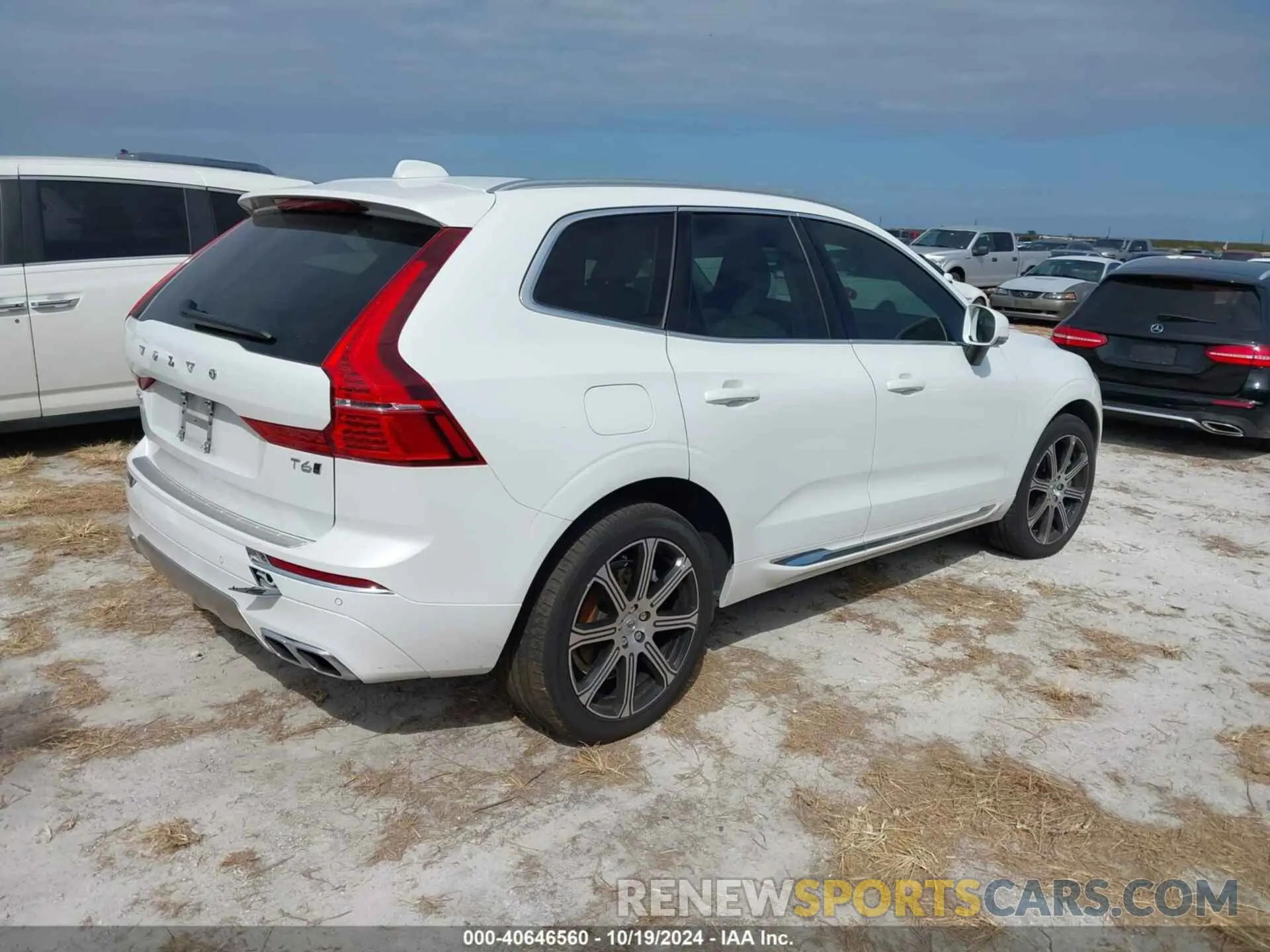 4 Photograph of a damaged car YV4A22RLXM1732382 VOLVO XC60 2021