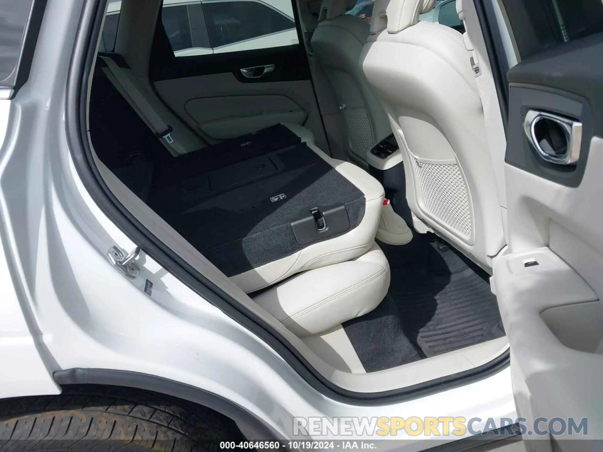 8 Photograph of a damaged car YV4A22RLXM1732382 VOLVO XC60 2021
