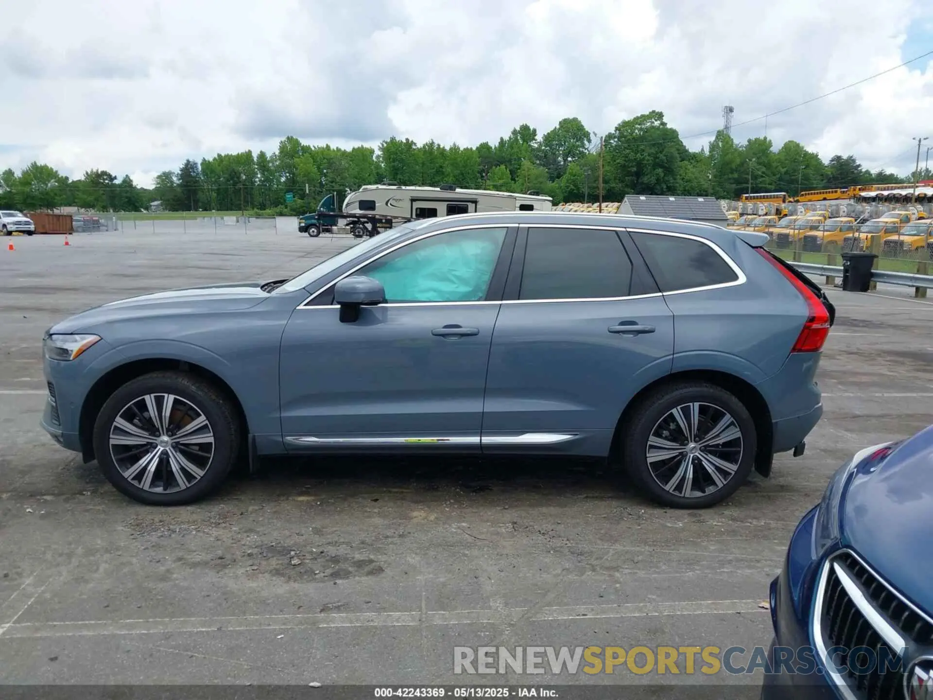 13 Photograph of a damaged car YV4062RL6N1954497 VOLVO XC60 2022
