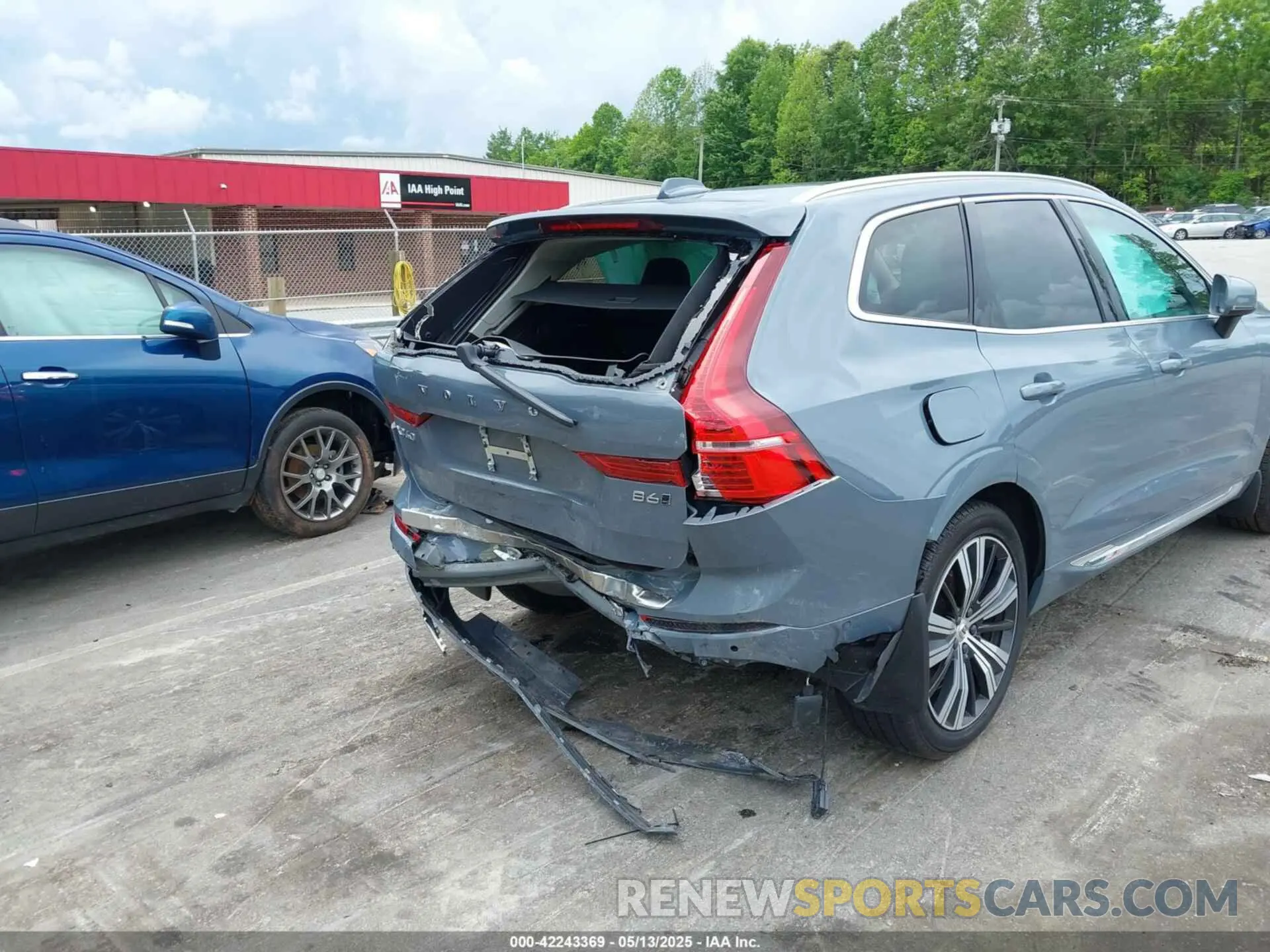 4 Photograph of a damaged car YV4062RL6N1954497 VOLVO XC60 2022