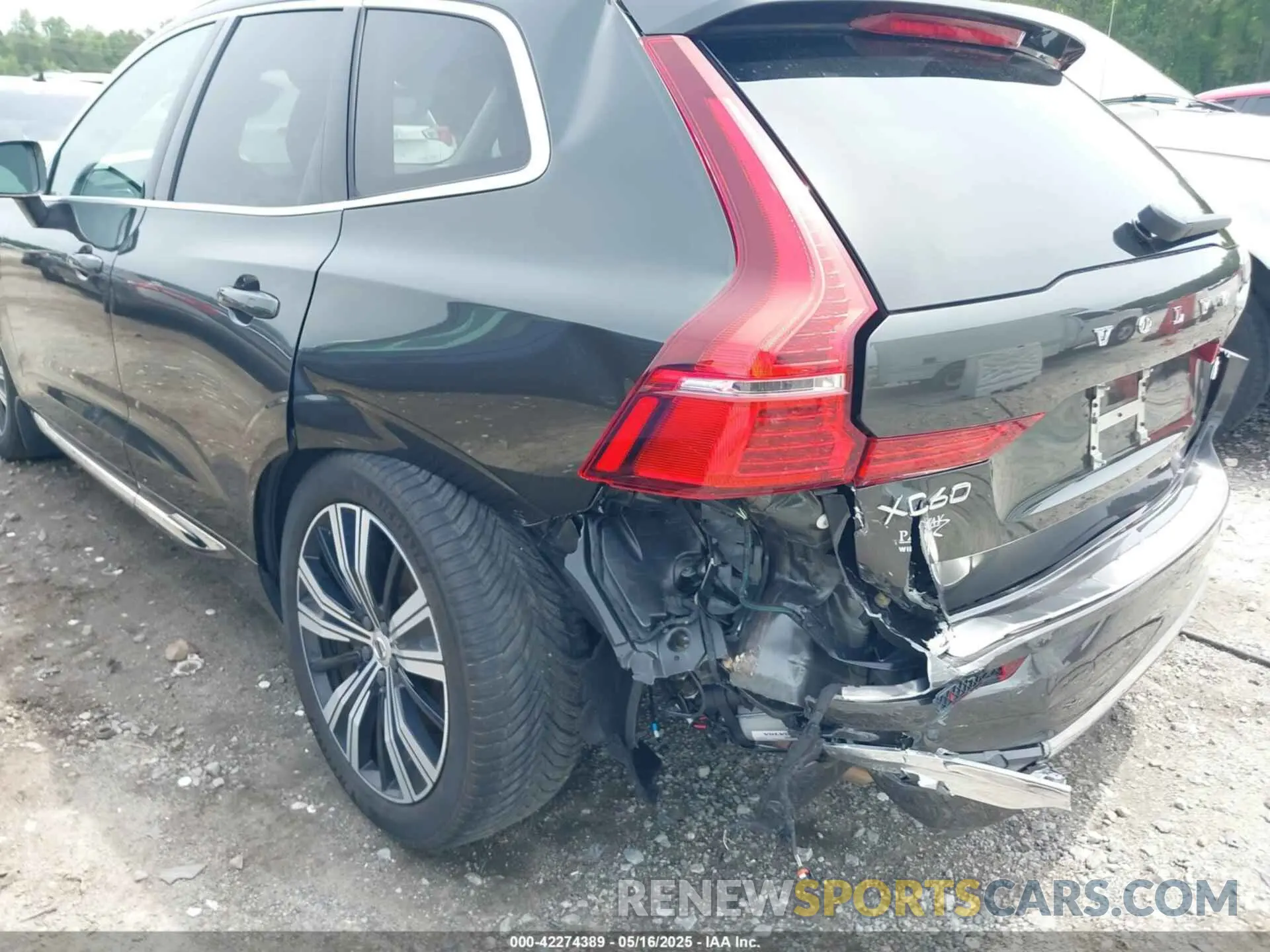 6 Photograph of a damaged car YV4062RLXN1087637 VOLVO XC60 2022