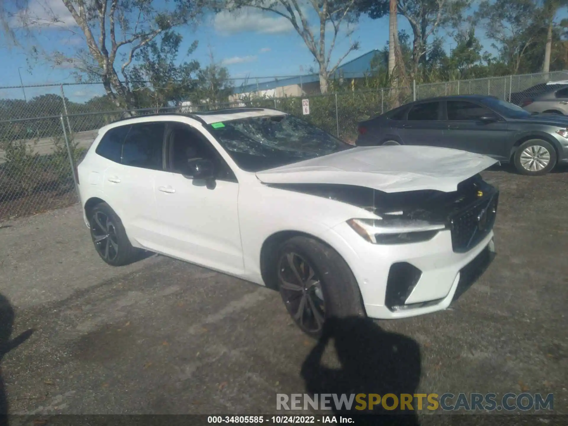 1 Photograph of a damaged car YV4062RMXN1083080 VOLVO XC60 2022