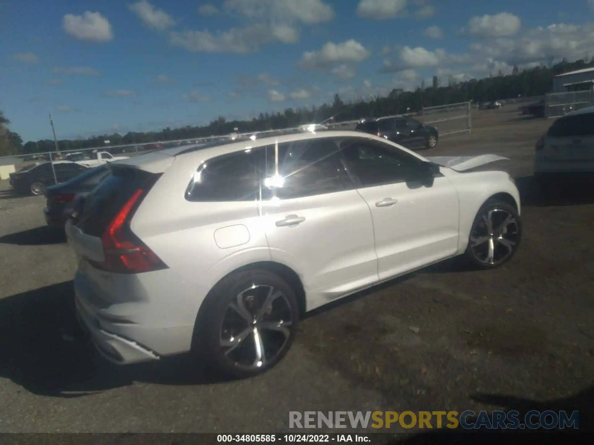 4 Photograph of a damaged car YV4062RMXN1083080 VOLVO XC60 2022