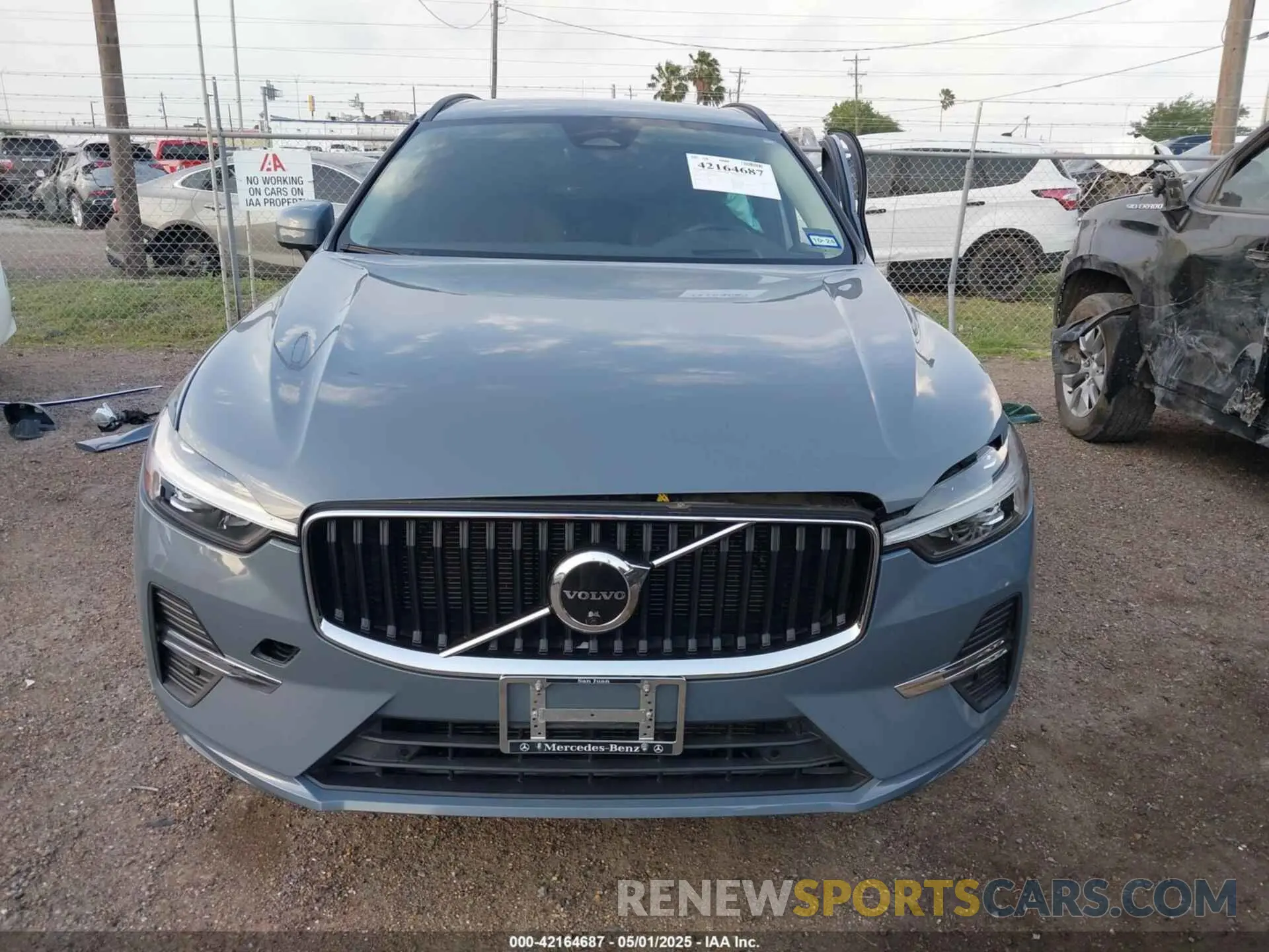 12 Photograph of a damaged car YV4L12DK4N1002821 VOLVO XC60 2022