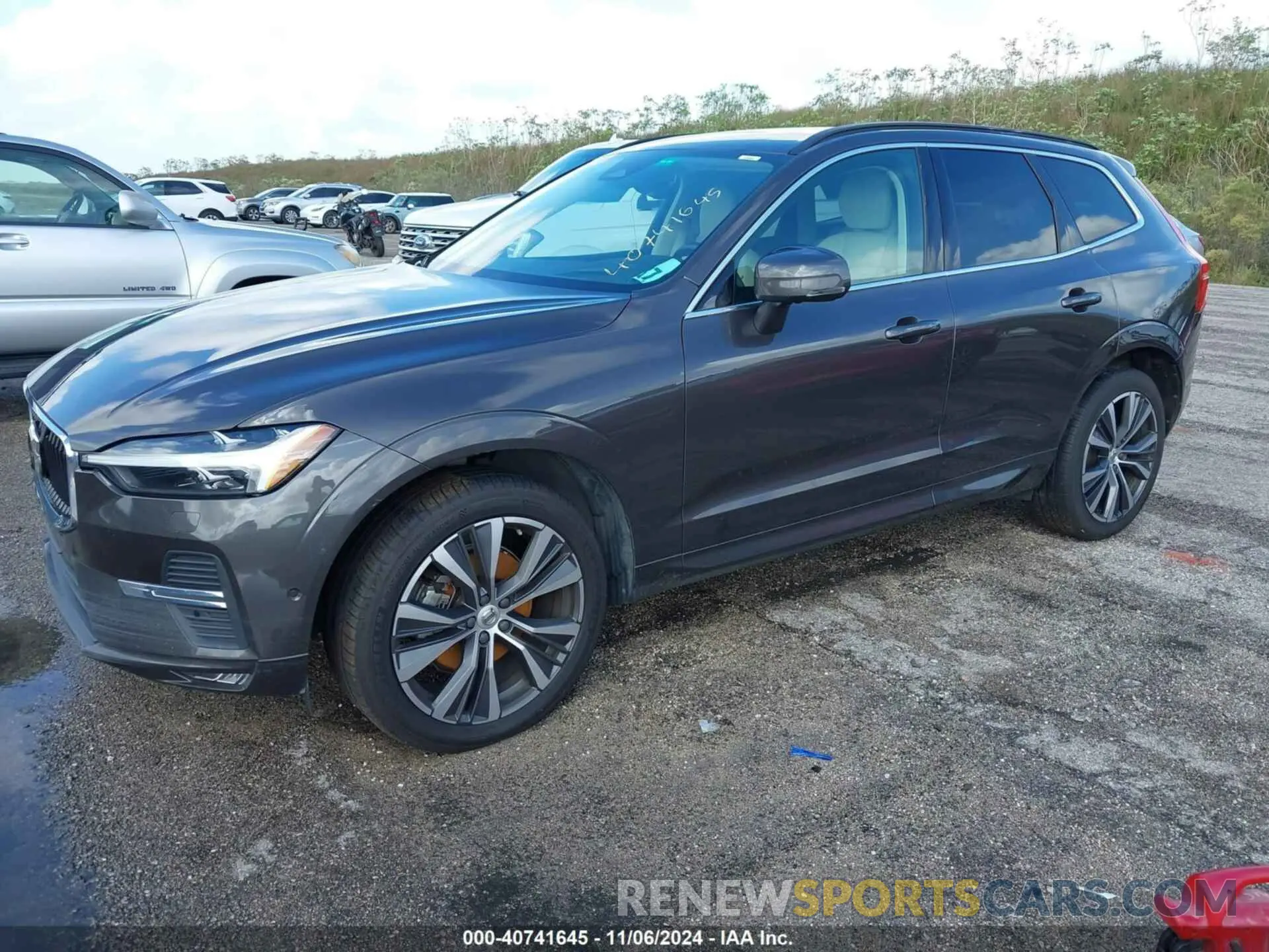 2 Photograph of a damaged car YV4L12DK9N1910083 VOLVO XC60 2022