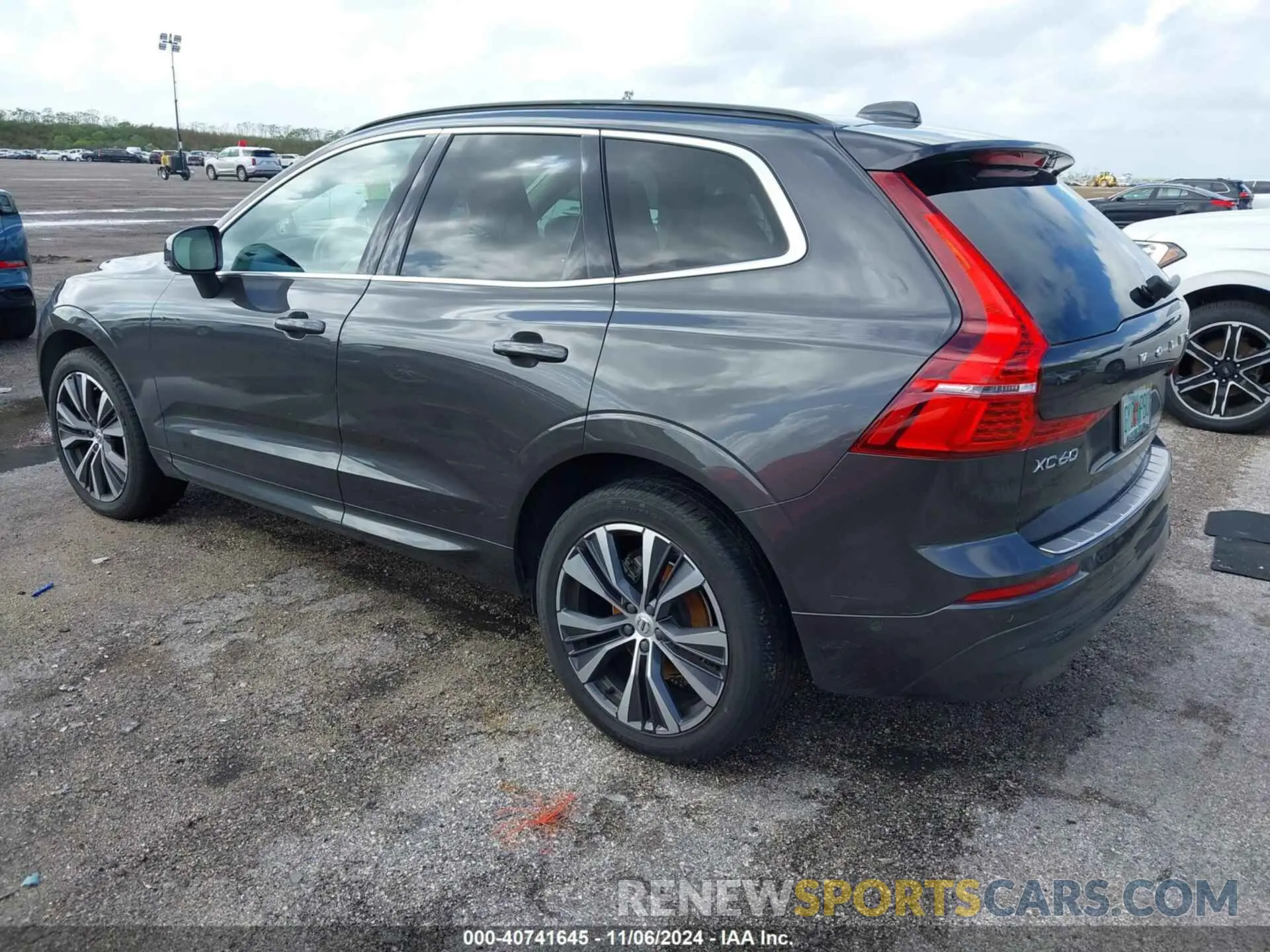 3 Photograph of a damaged car YV4L12DK9N1910083 VOLVO XC60 2022