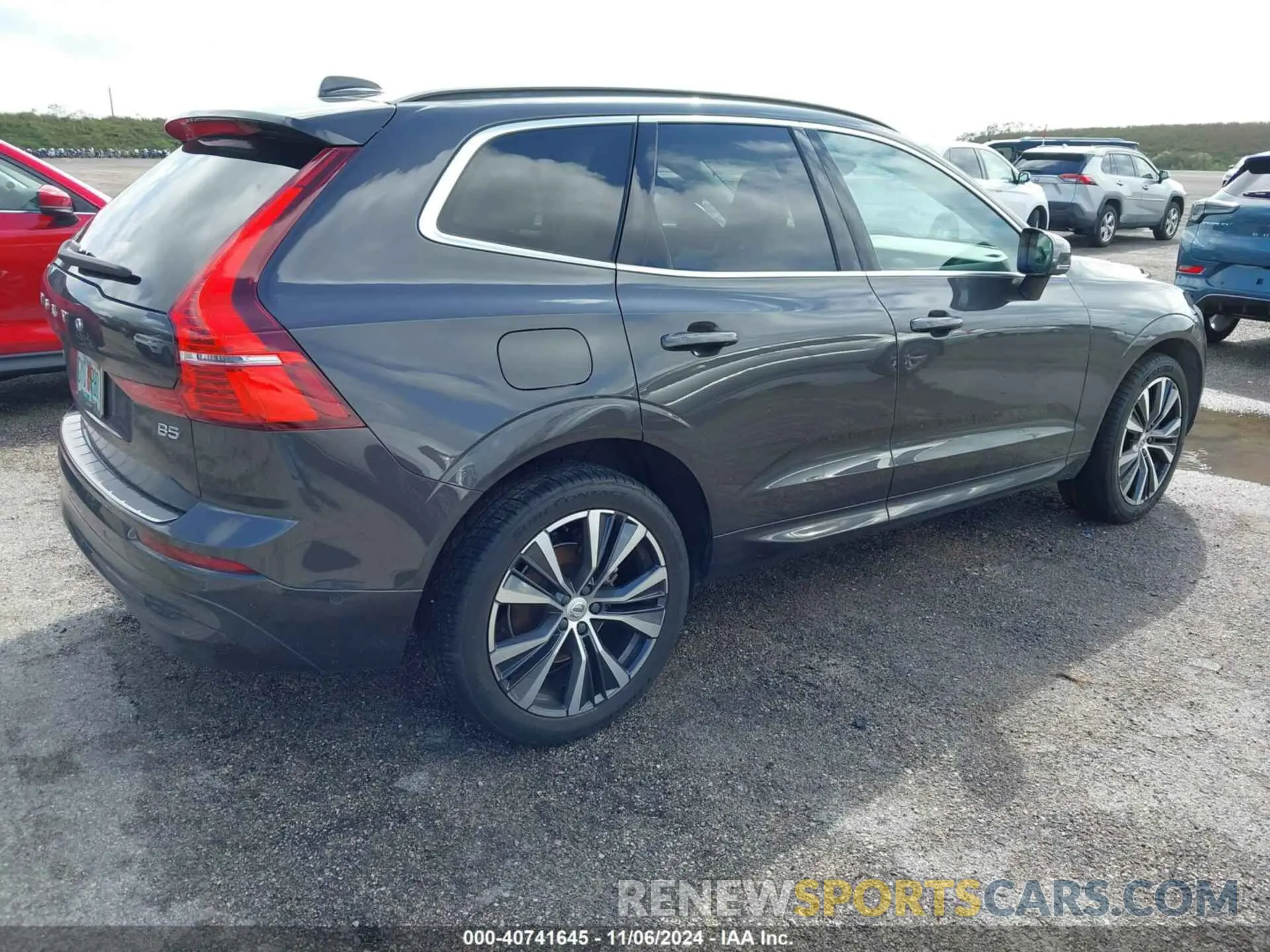 4 Photograph of a damaged car YV4L12DK9N1910083 VOLVO XC60 2022