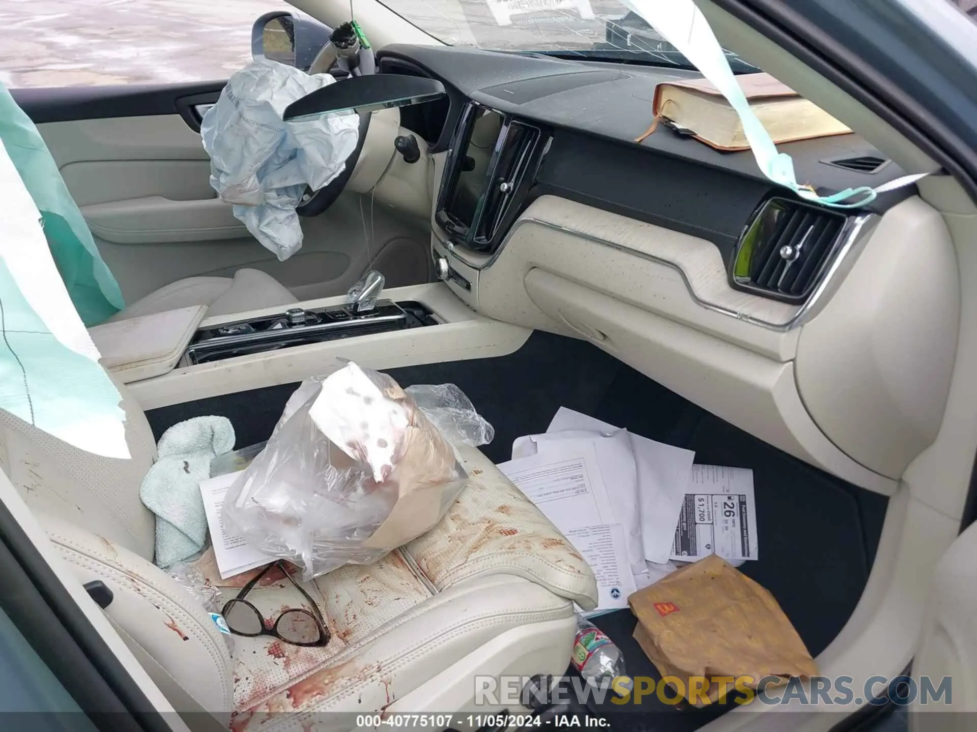 5 Photograph of a damaged car YV4L12DL2N1977715 VOLVO XC60 2022