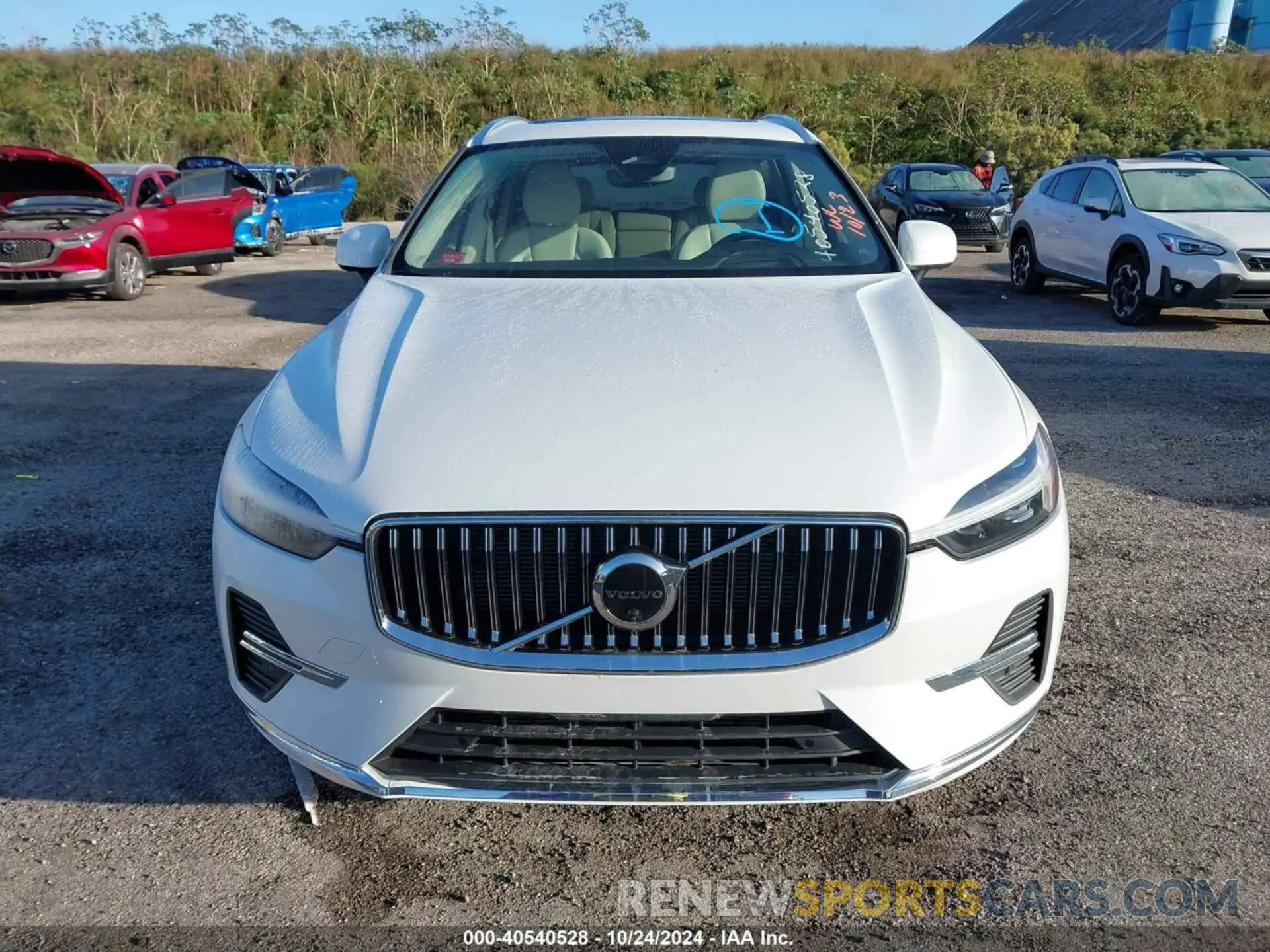 12 Photograph of a damaged car YV4L12DLXN1910201 VOLVO XC60 2022