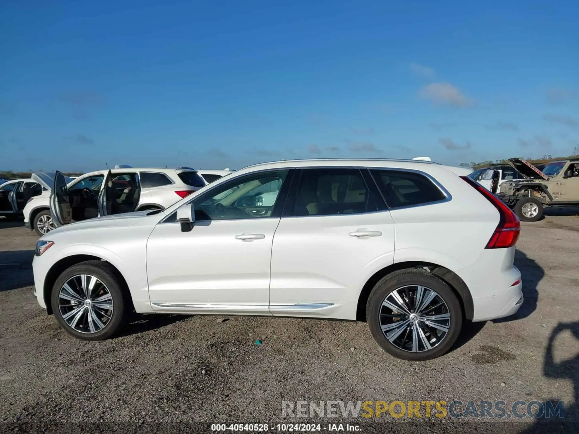 14 Photograph of a damaged car YV4L12DLXN1910201 VOLVO XC60 2022