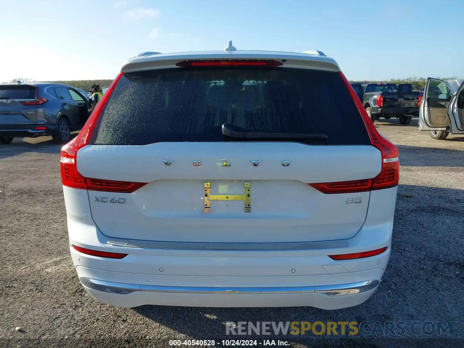 16 Photograph of a damaged car YV4L12DLXN1910201 VOLVO XC60 2022