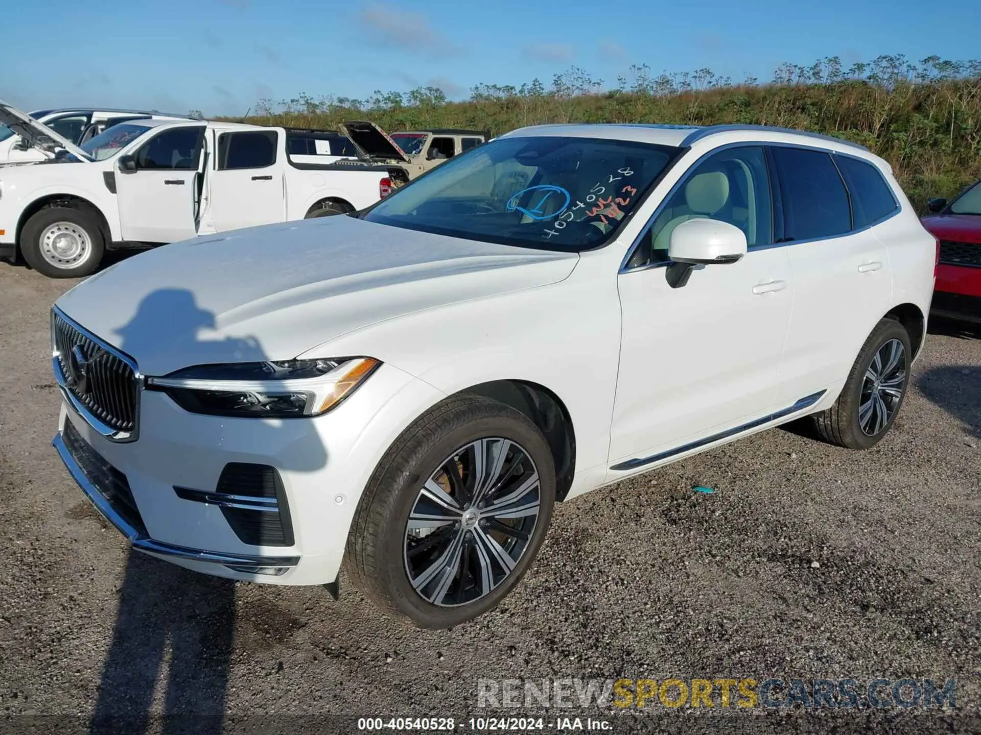 2 Photograph of a damaged car YV4L12DLXN1910201 VOLVO XC60 2022
