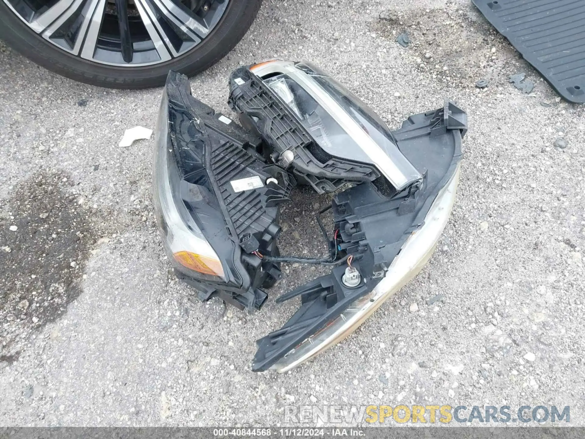11 Photograph of a damaged car YV4L12DLXN1978336 VOLVO XC60 2022