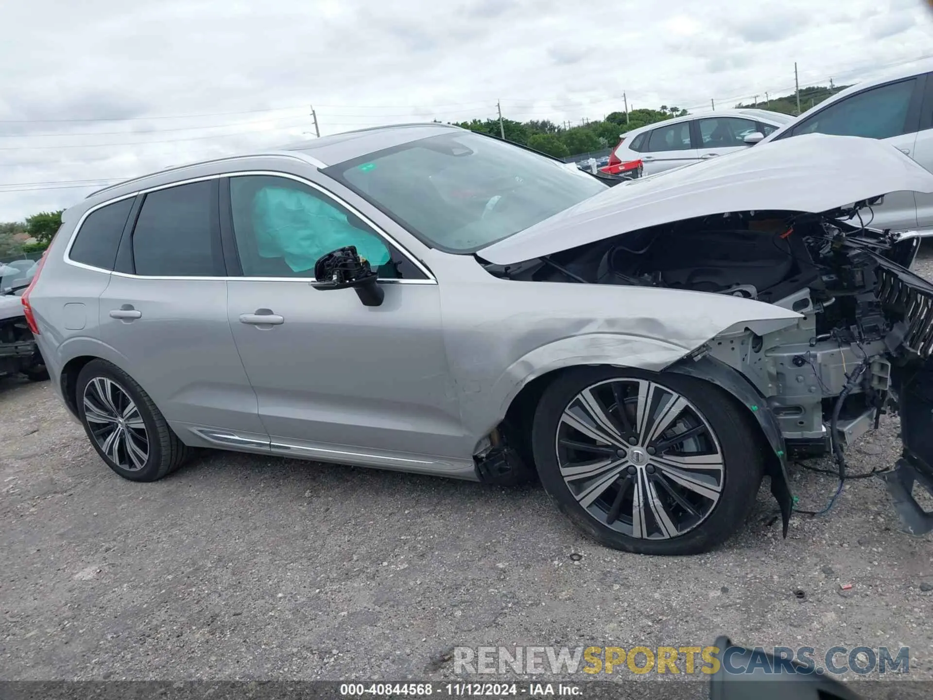 13 Photograph of a damaged car YV4L12DLXN1978336 VOLVO XC60 2022