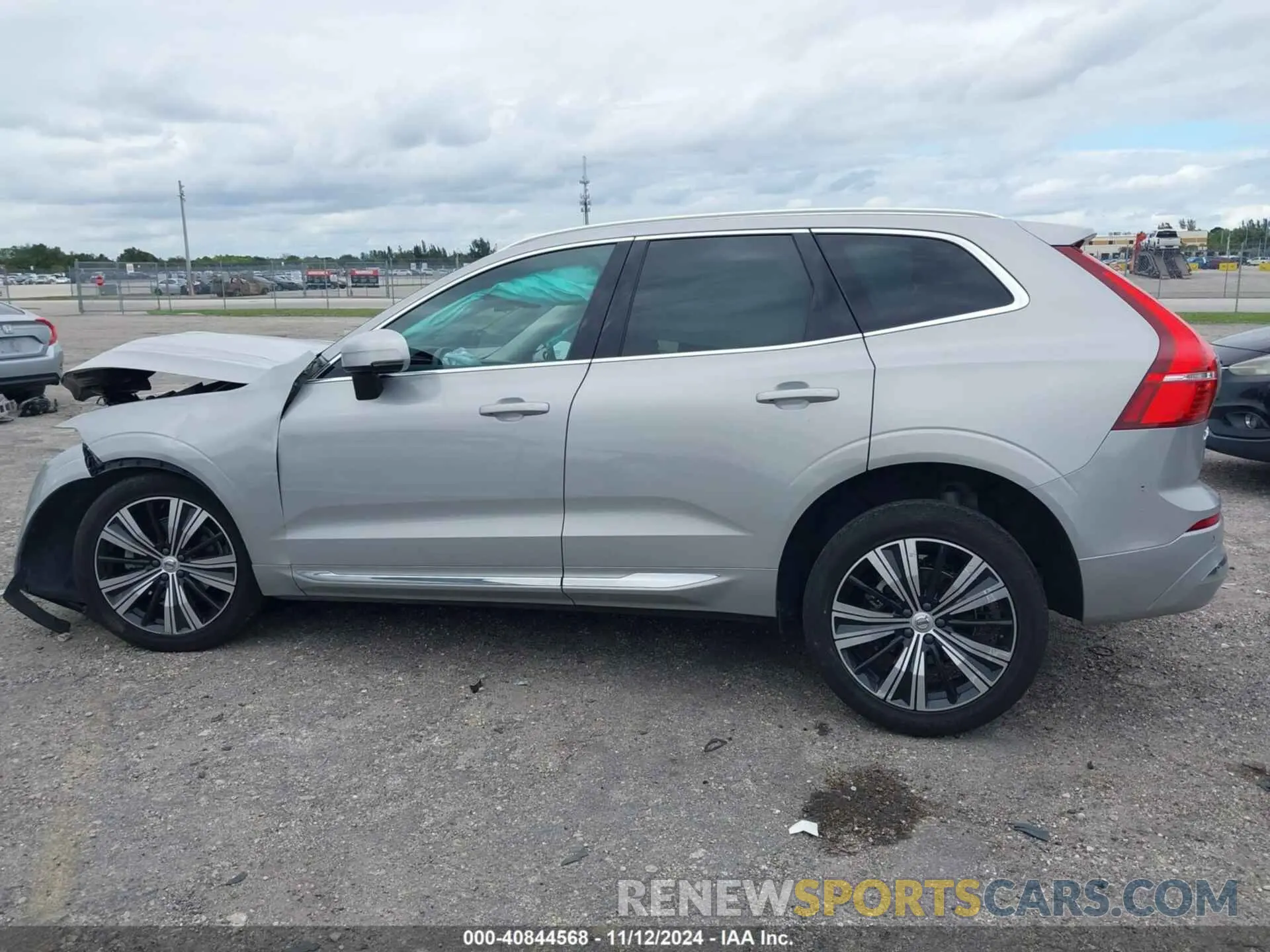 14 Photograph of a damaged car YV4L12DLXN1978336 VOLVO XC60 2022
