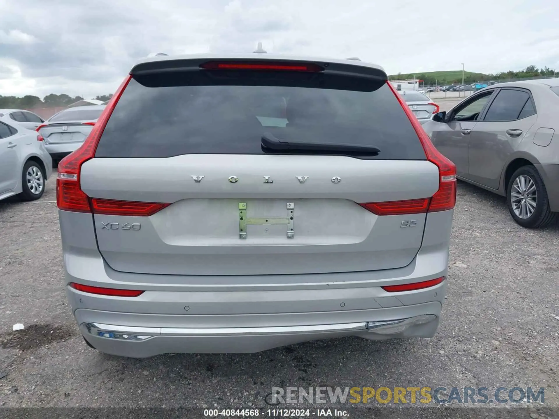 16 Photograph of a damaged car YV4L12DLXN1978336 VOLVO XC60 2022