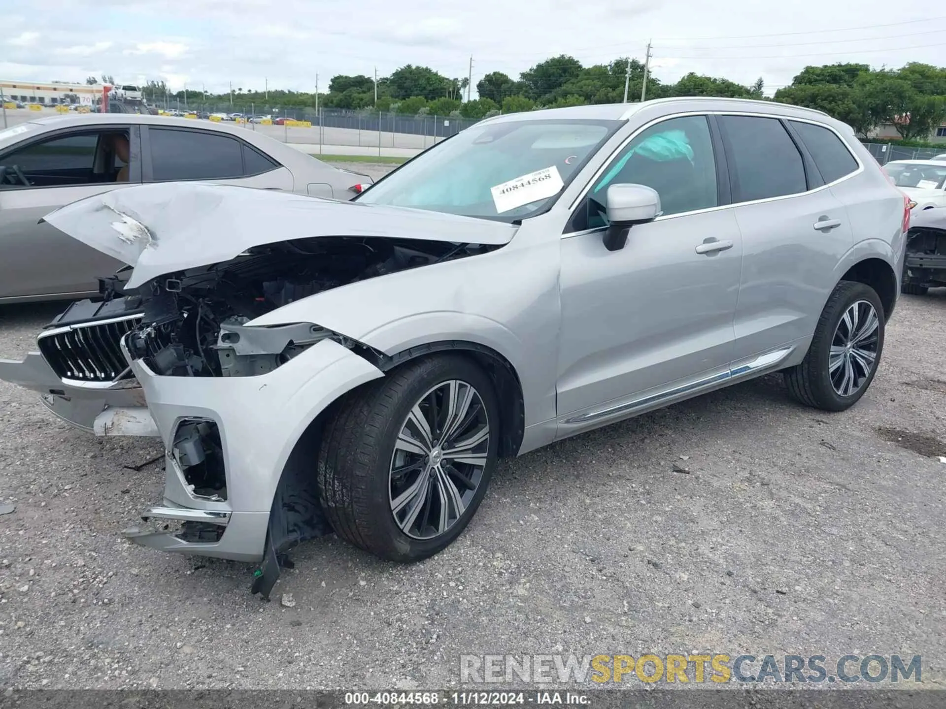 2 Photograph of a damaged car YV4L12DLXN1978336 VOLVO XC60 2022