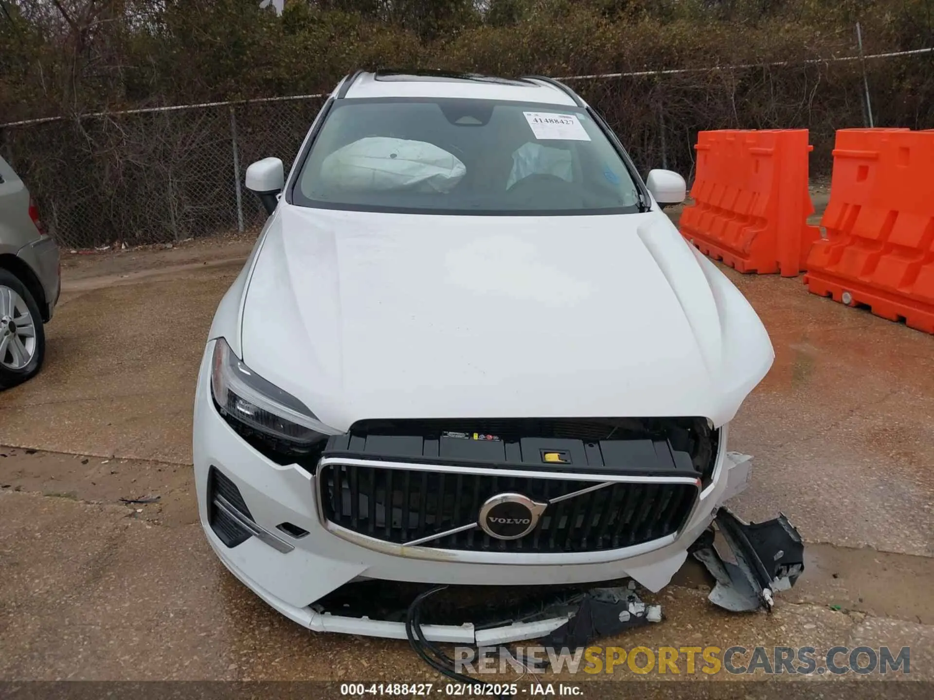 12 Photograph of a damaged car YV4L12RK0N1047263 VOLVO XC60 2022
