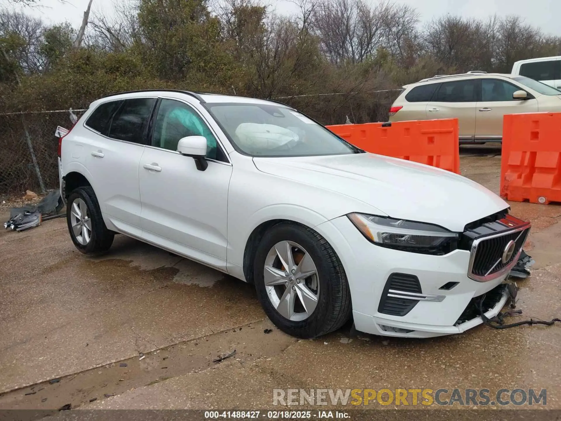 13 Photograph of a damaged car YV4L12RK0N1047263 VOLVO XC60 2022