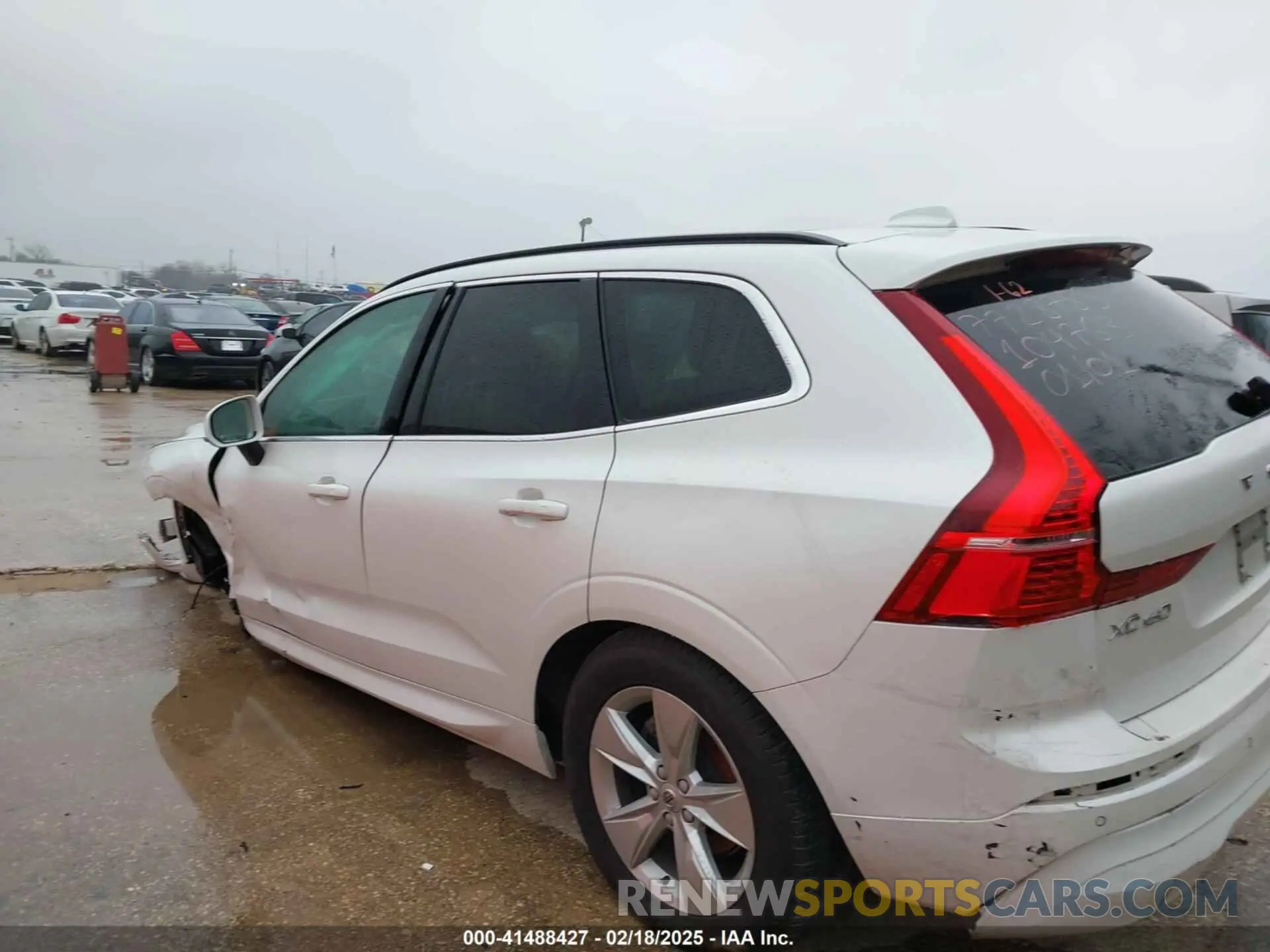 14 Photograph of a damaged car YV4L12RK0N1047263 VOLVO XC60 2022